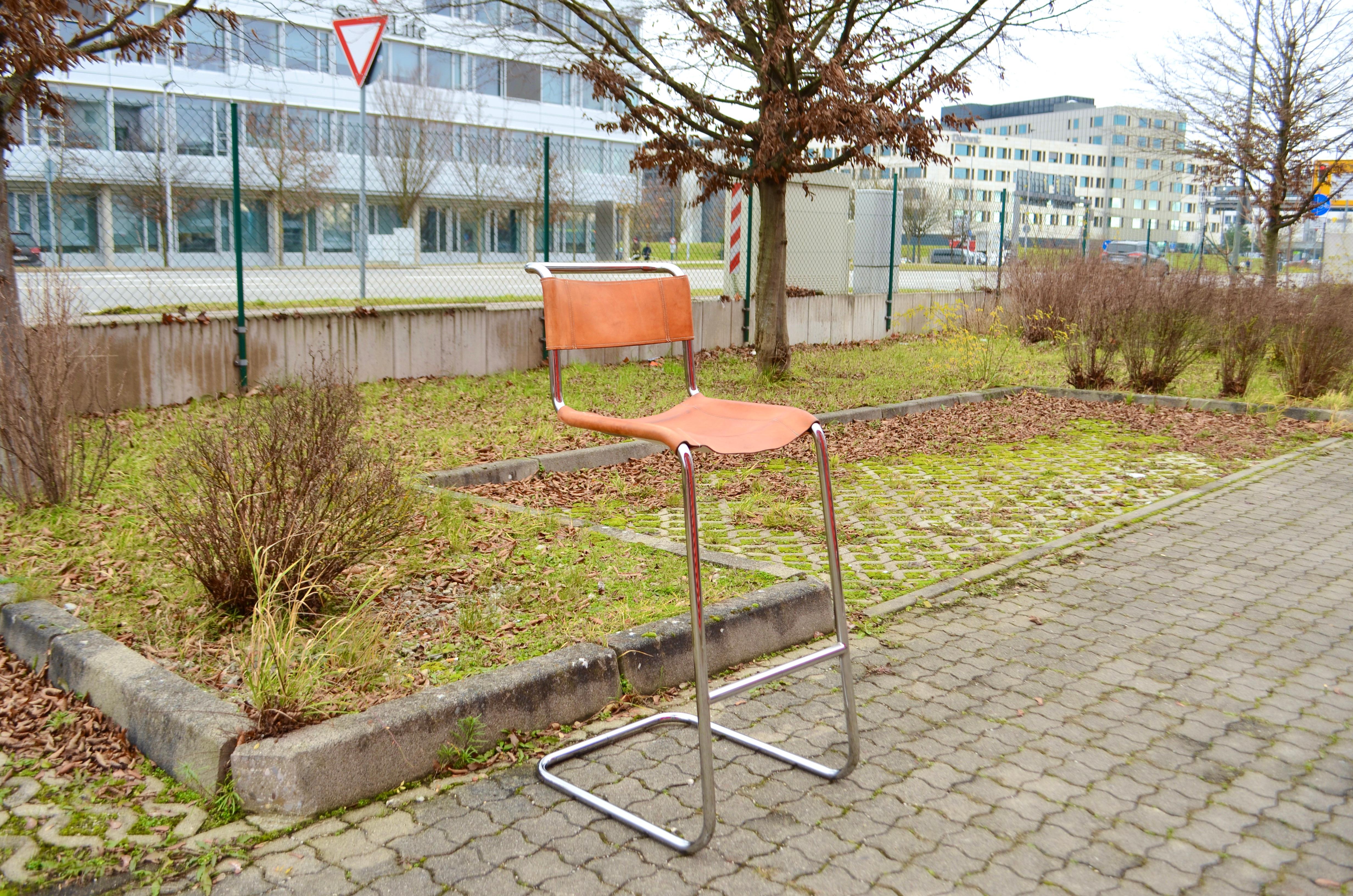 Thonet S 39 L  Silla taburete de bar de cuero vegetal coñac Mart Stam Lote de 3 en venta 4
