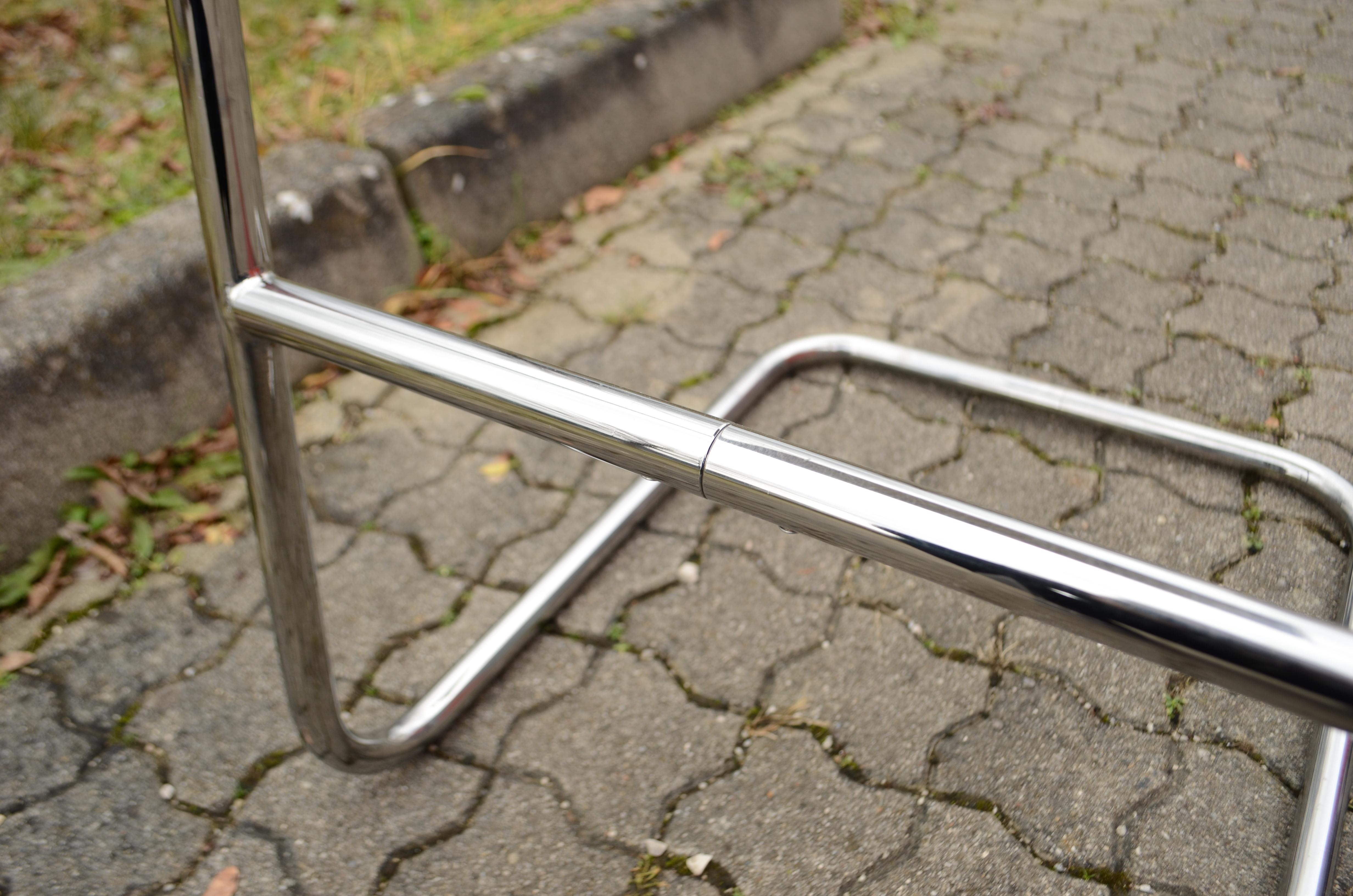 Thonet S 39 L  Silla taburete de bar de cuero vegetal coñac Mart Stam Lote de 3 en venta 7