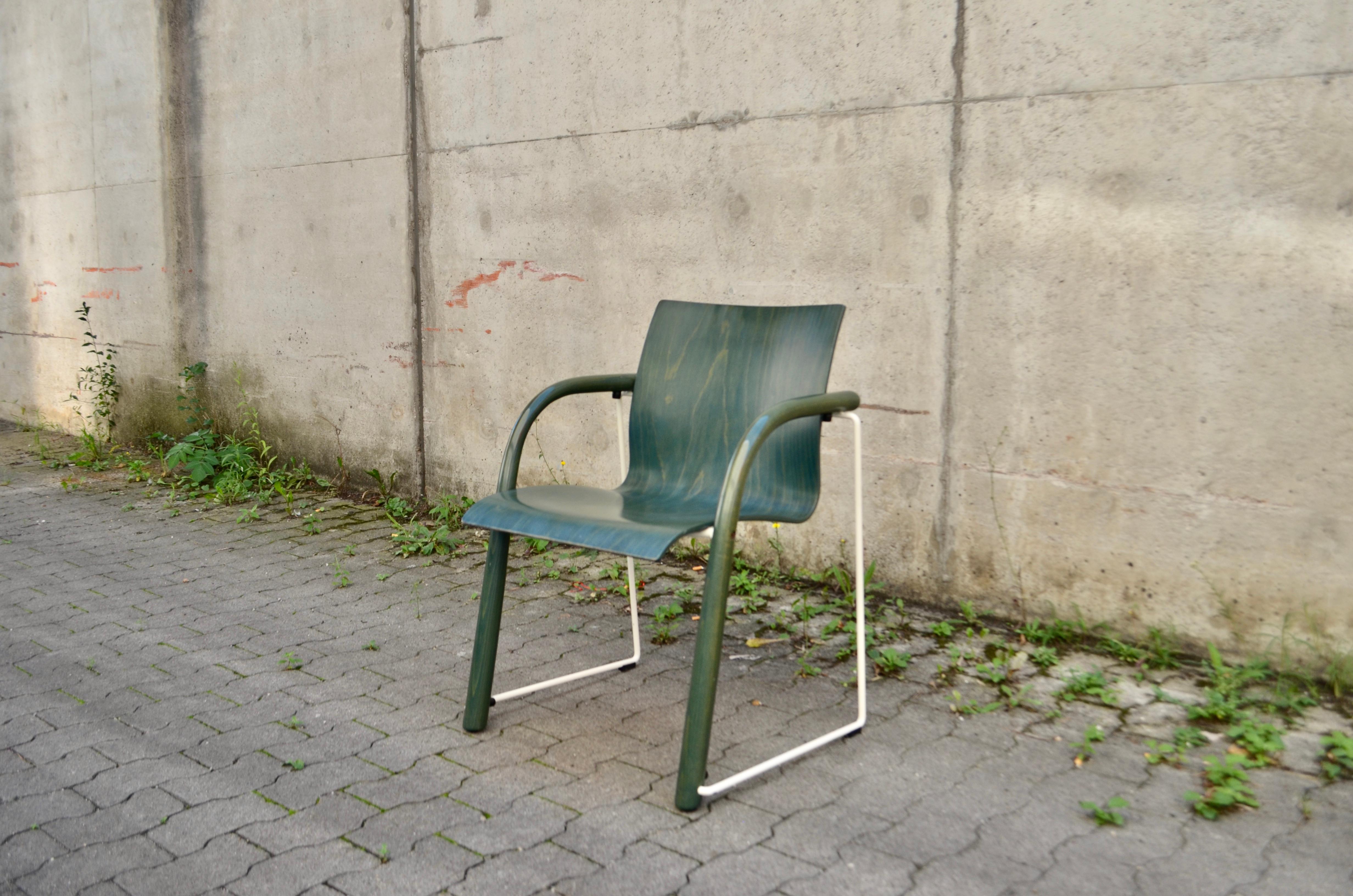 This Thonet Chair Model S320  in green version.
Rare Colour.
Designed by Ulrich Boehme & Wulf Schneider.


