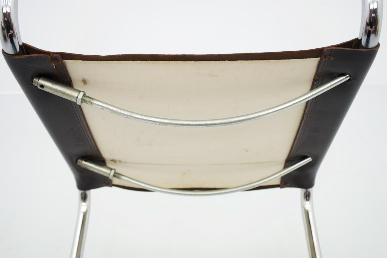 Thonet S33 Freischwingerstuhl aus Chrom und Leder Mart Stam 1926 3