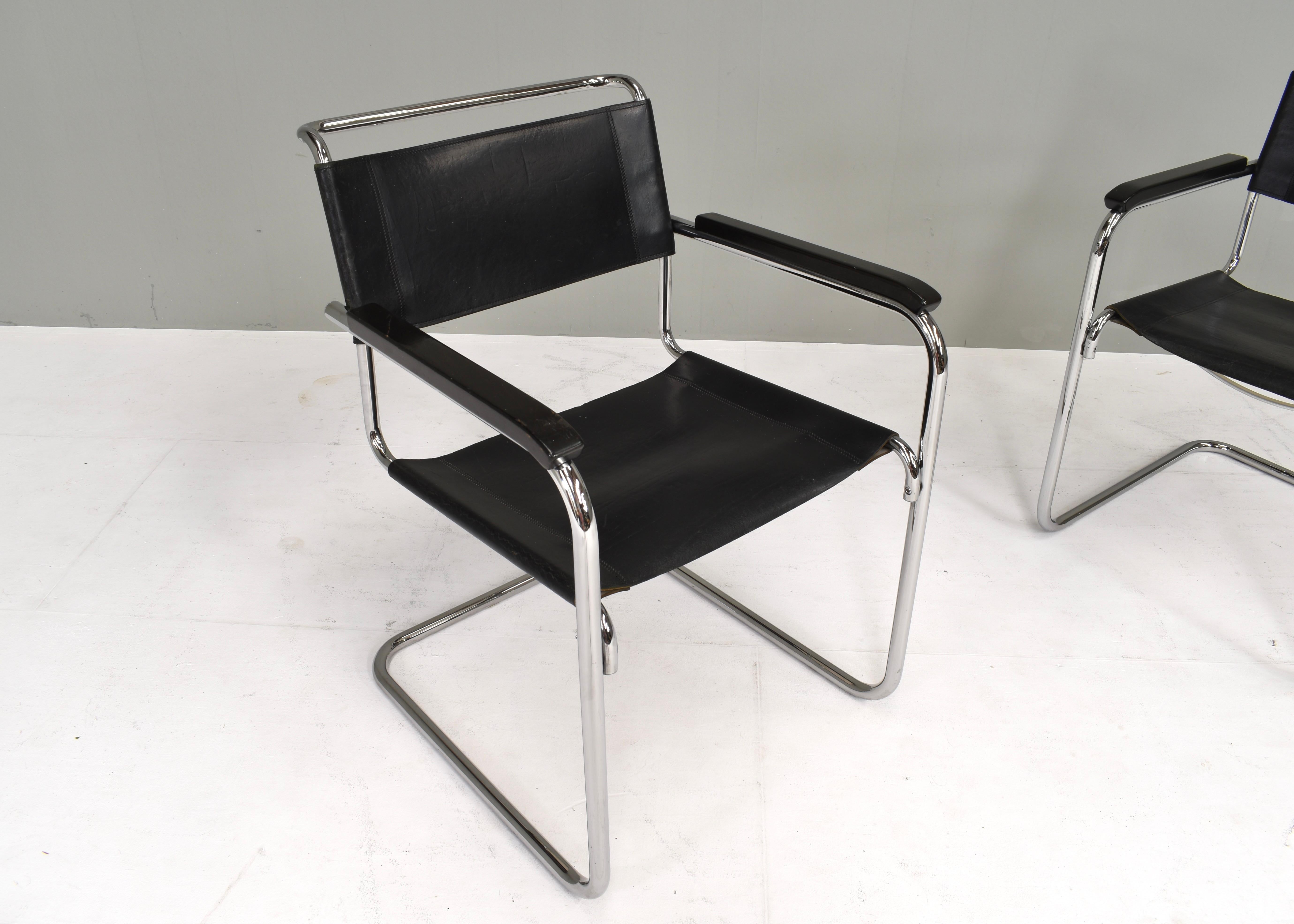 Early 20th Century Thonet S34 Cantilever chairs by Mart Stam in black leather and chrome – Germany For Sale