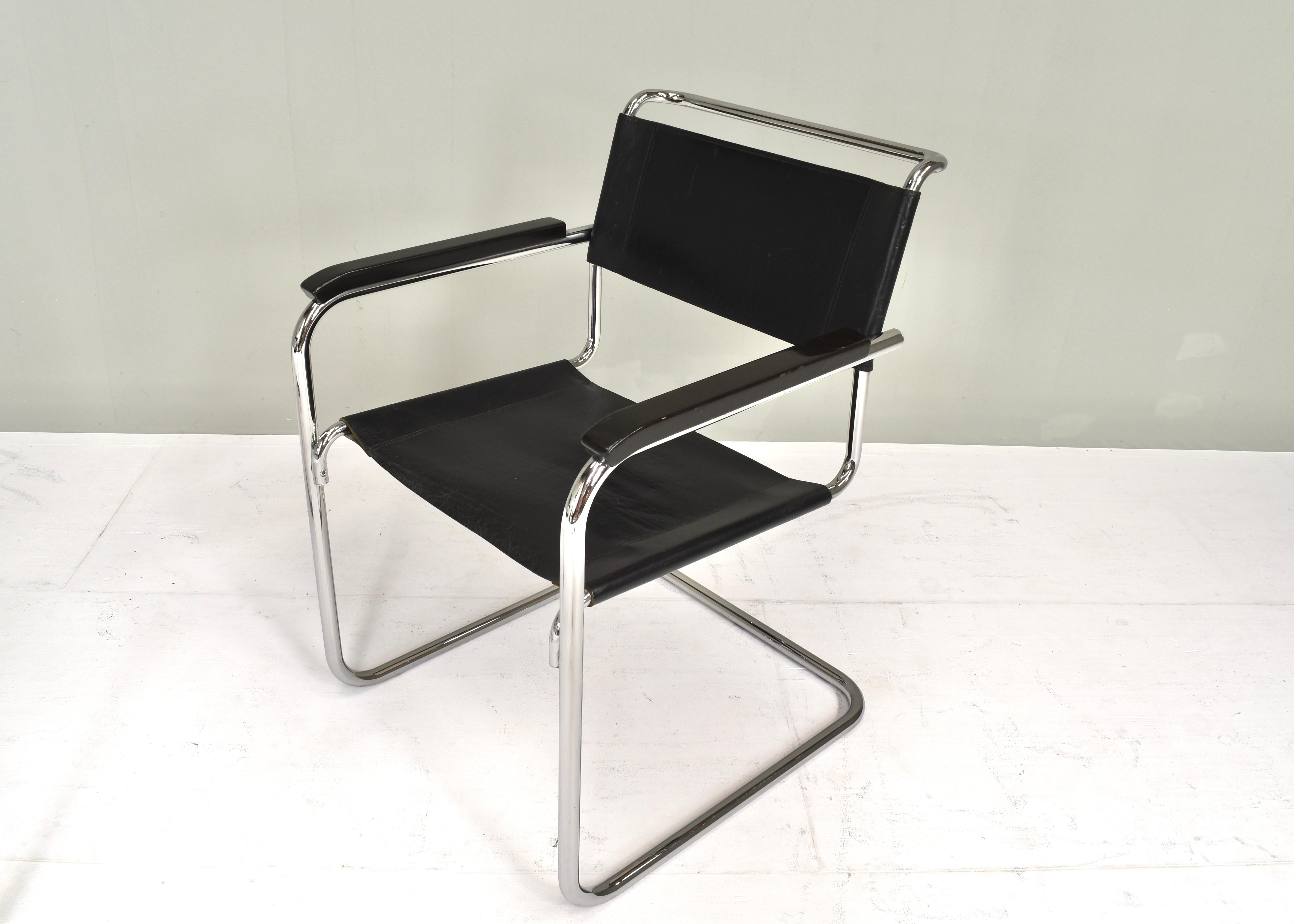 Leather Thonet S34 Cantilever chairs by Mart Stam in black leather and chrome – Germany For Sale
