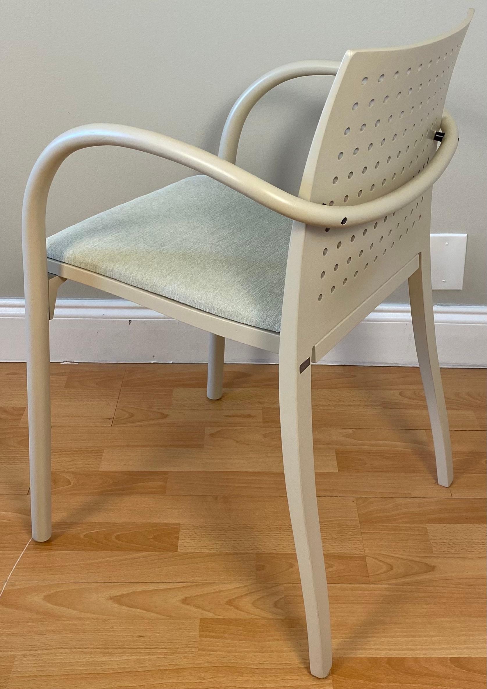 20th Century Set of 4 Mid-Century Dining Chairs by Thonet For Sale
