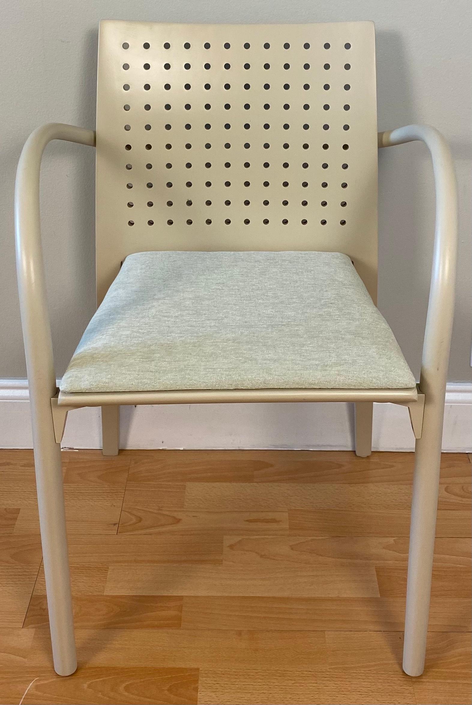 Francese Set di 4 sedie da pranzo Parisian Cafe di Thonet, poltroncine francesi del metà del secolo scorso in vendita