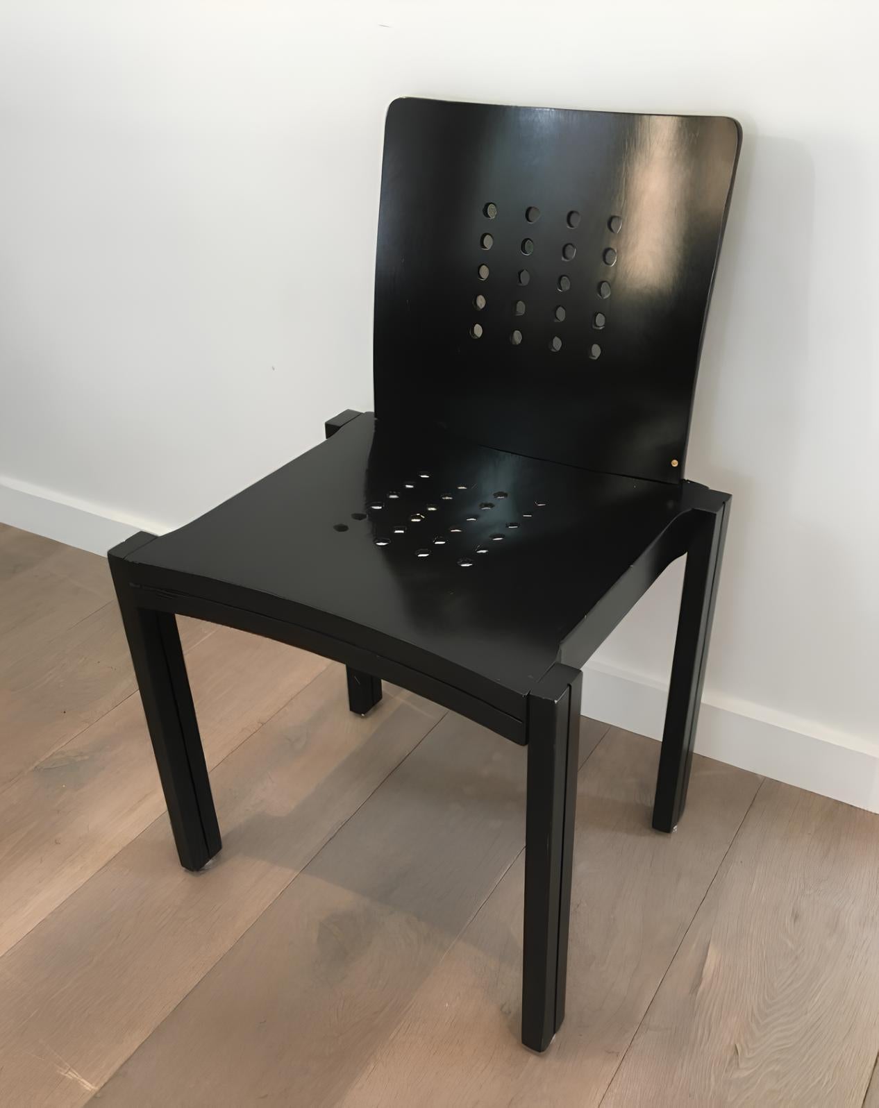 Thonet, Set of 6 Rare Design Black Wood Chairs In Good Condition For Sale In Marcq-en-Barœul, Hauts-de-France
