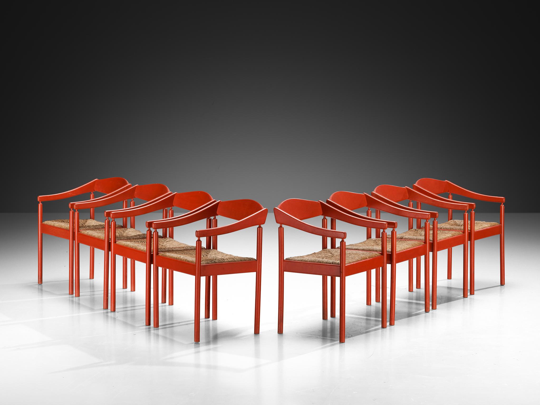 Thonet, ensemble de huit fauteuils, modèle 526 F, hêtre laqué, jonc, Allemagne, années 1960

Conçu par Thonet, le design général de ces chaises de salle à manger est à la fois simple et élégant, avec des accoudoirs aux courbes douces et un dossier