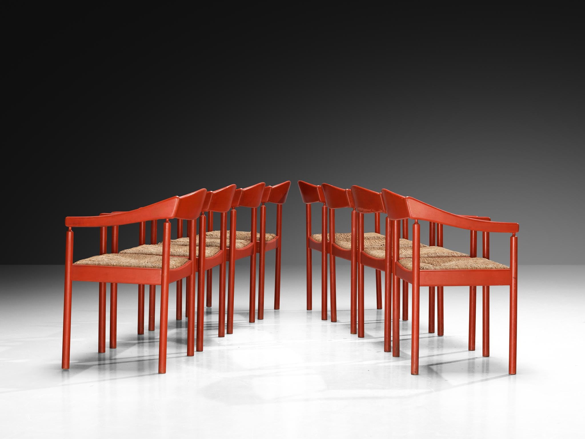 Milieu du XXe siècle Ensemble Thonet de huit fauteuils avec cadre laqué rouge et sièges en jonc en vente