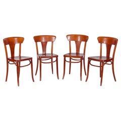 Thonet set of Four Bistro Chairs in Bentwood, 1920