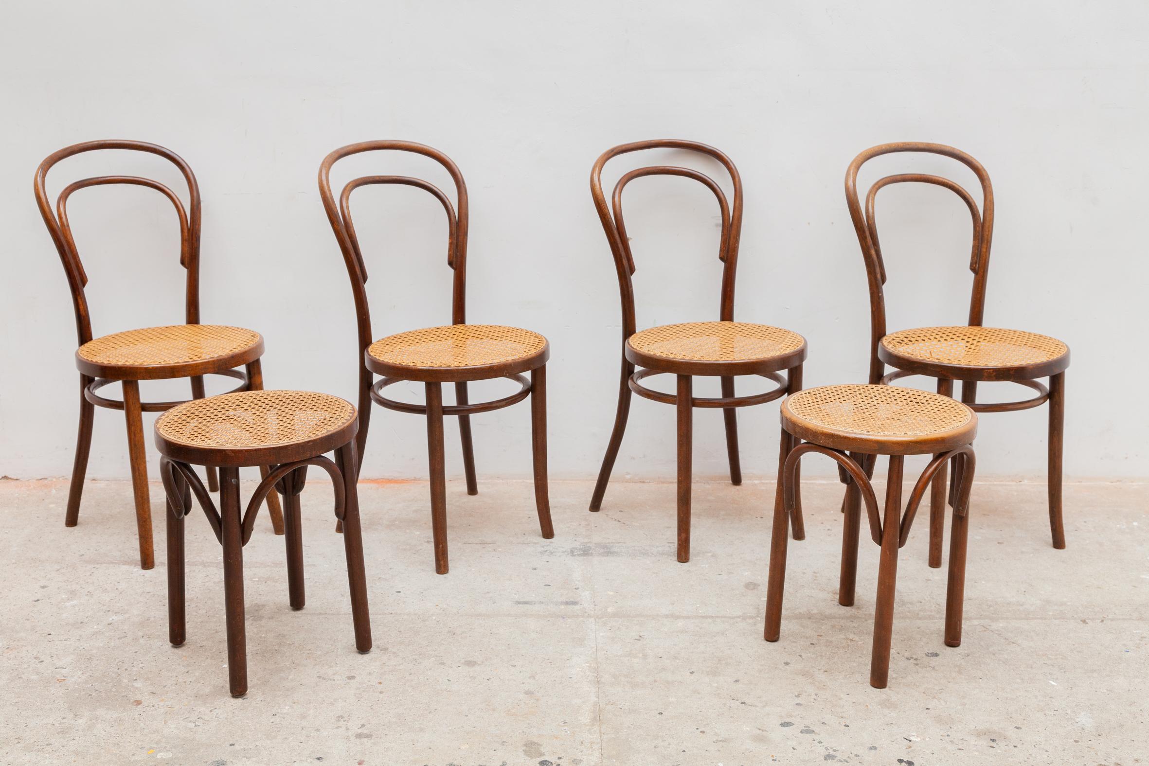 Belle Époque Thonet Set of Four No.14 Chairs and Two Stools, 1930s, Austria