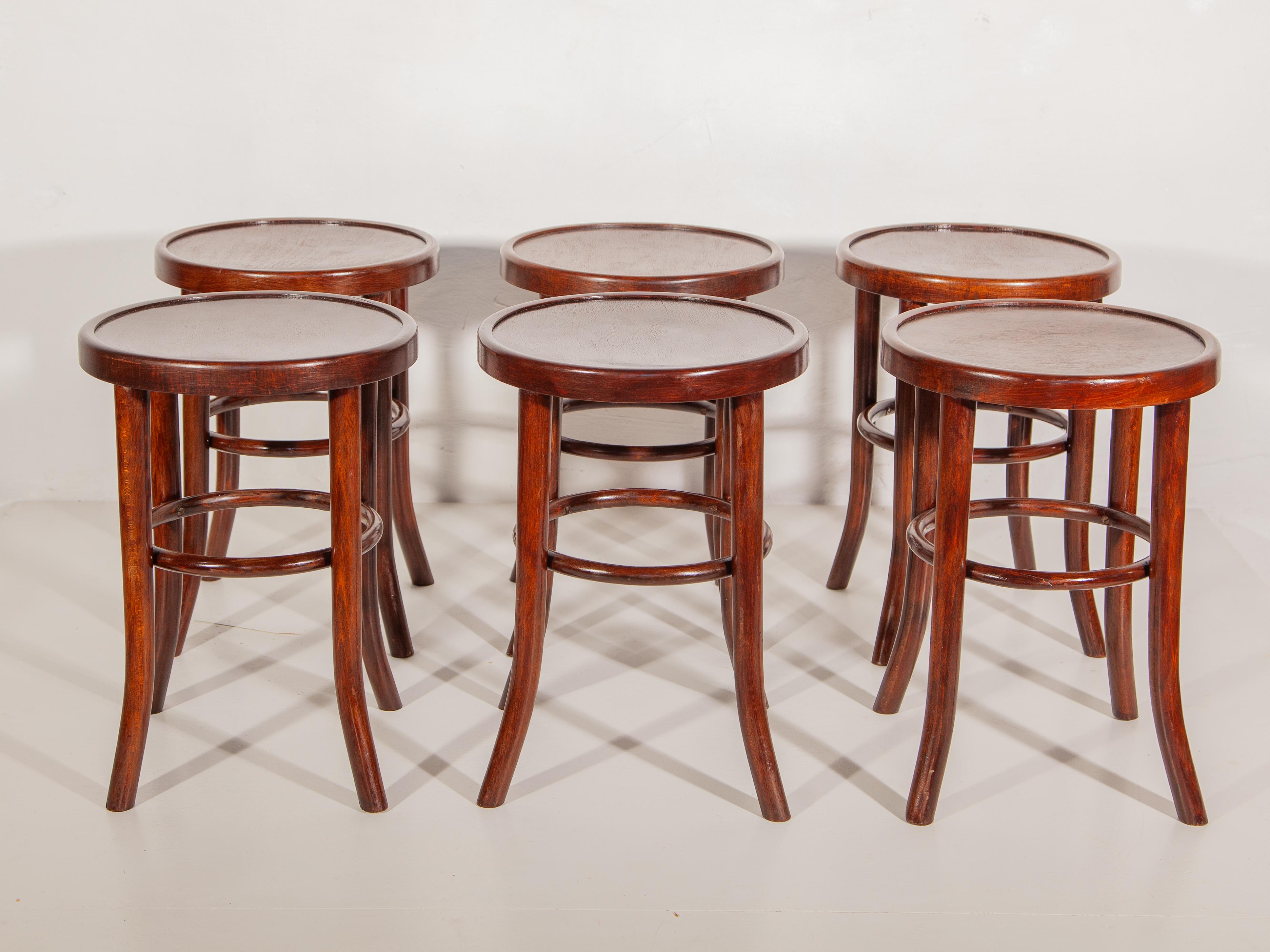 Juego de seis taburetes Thonet Austríaco en venta
