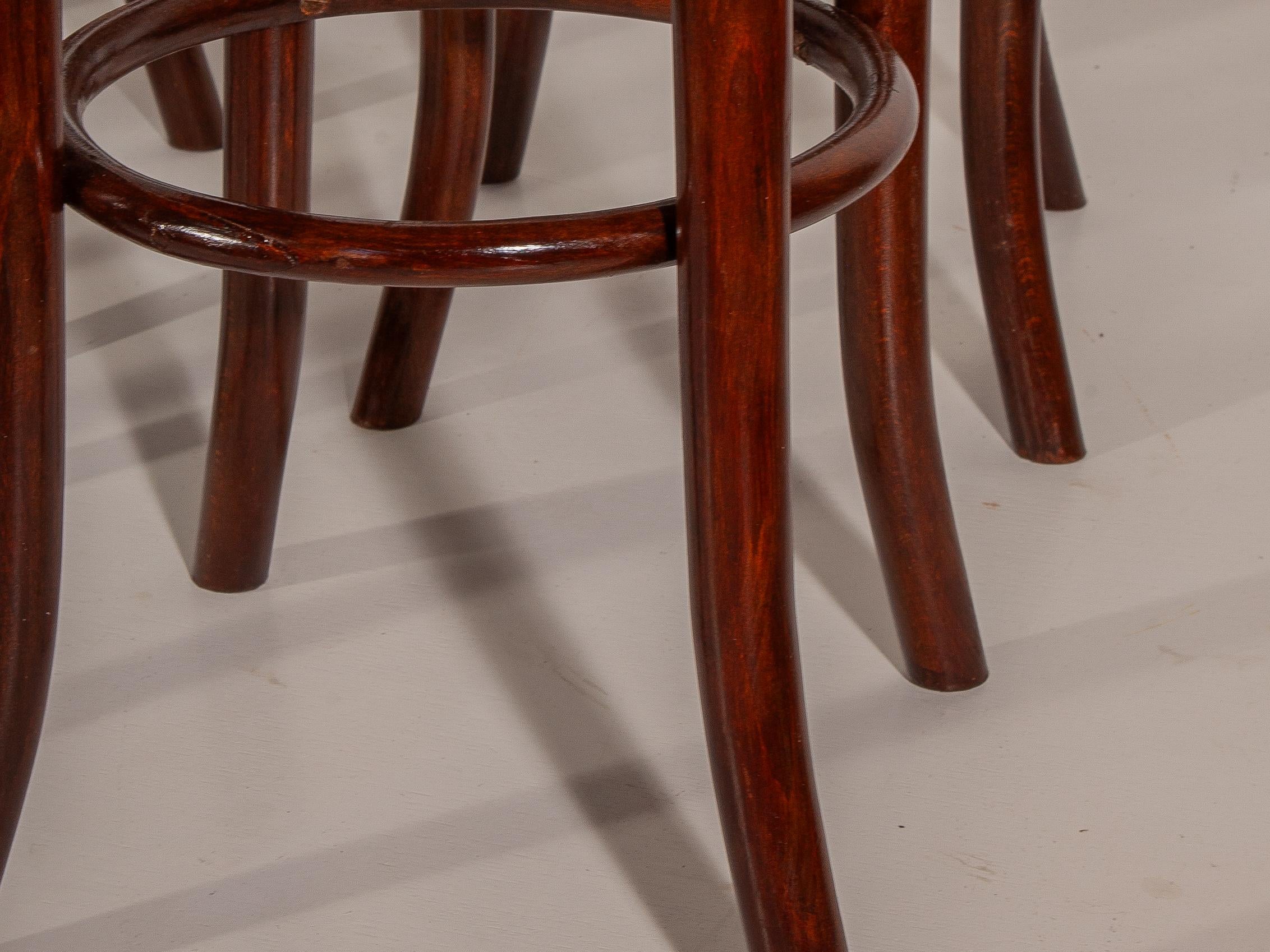 Juego de seis taburetes Thonet Madera en venta