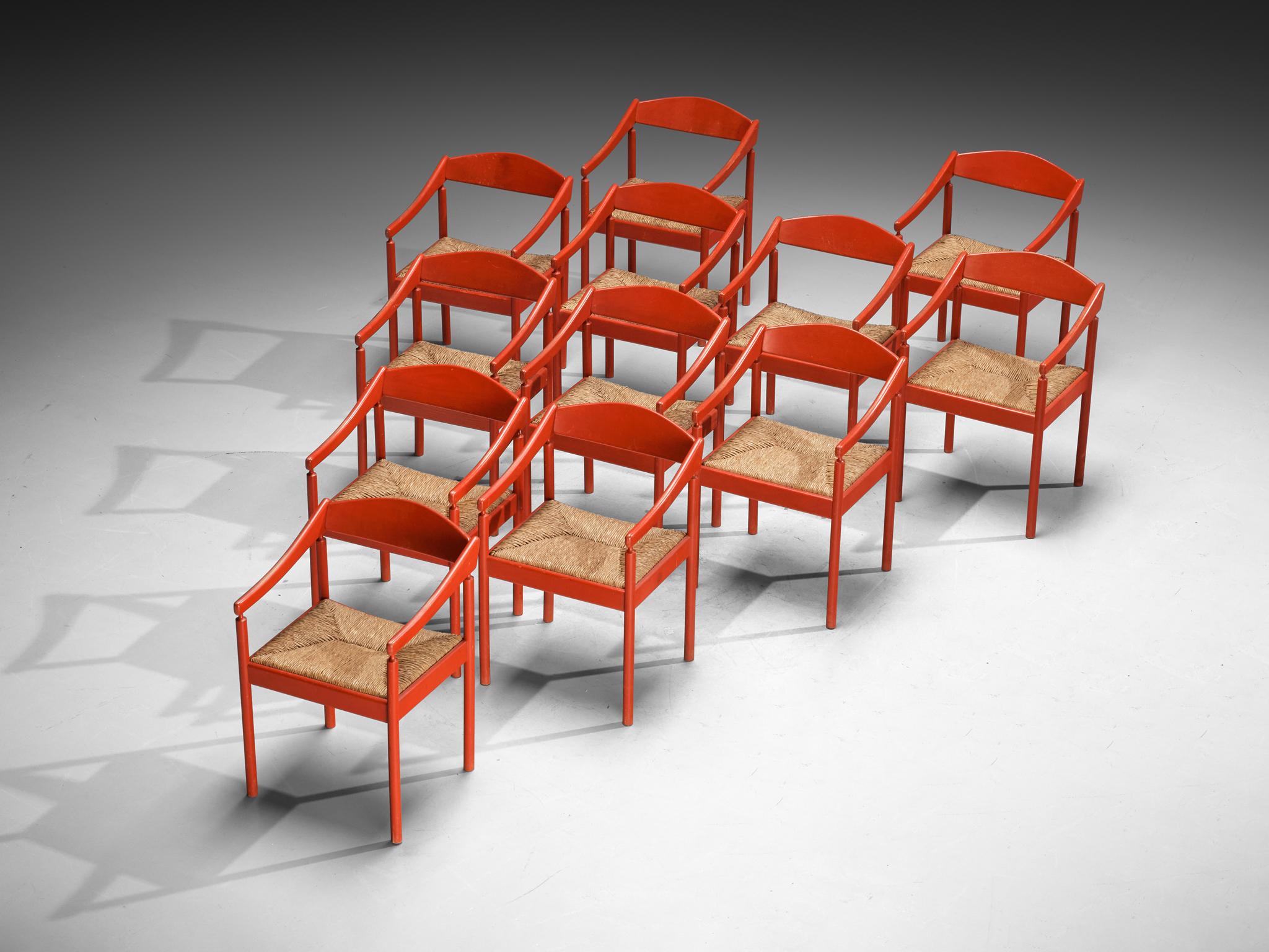Thonet, ensemble de douze fauteuils, modèle 526 F, hêtre laqué, jonc, Allemagne, années 1960

Conçu par Thonet, le design général de ces chaises de salle à manger est à la fois simple et élégant, avec des accoudoirs aux courbes douces et un dossier