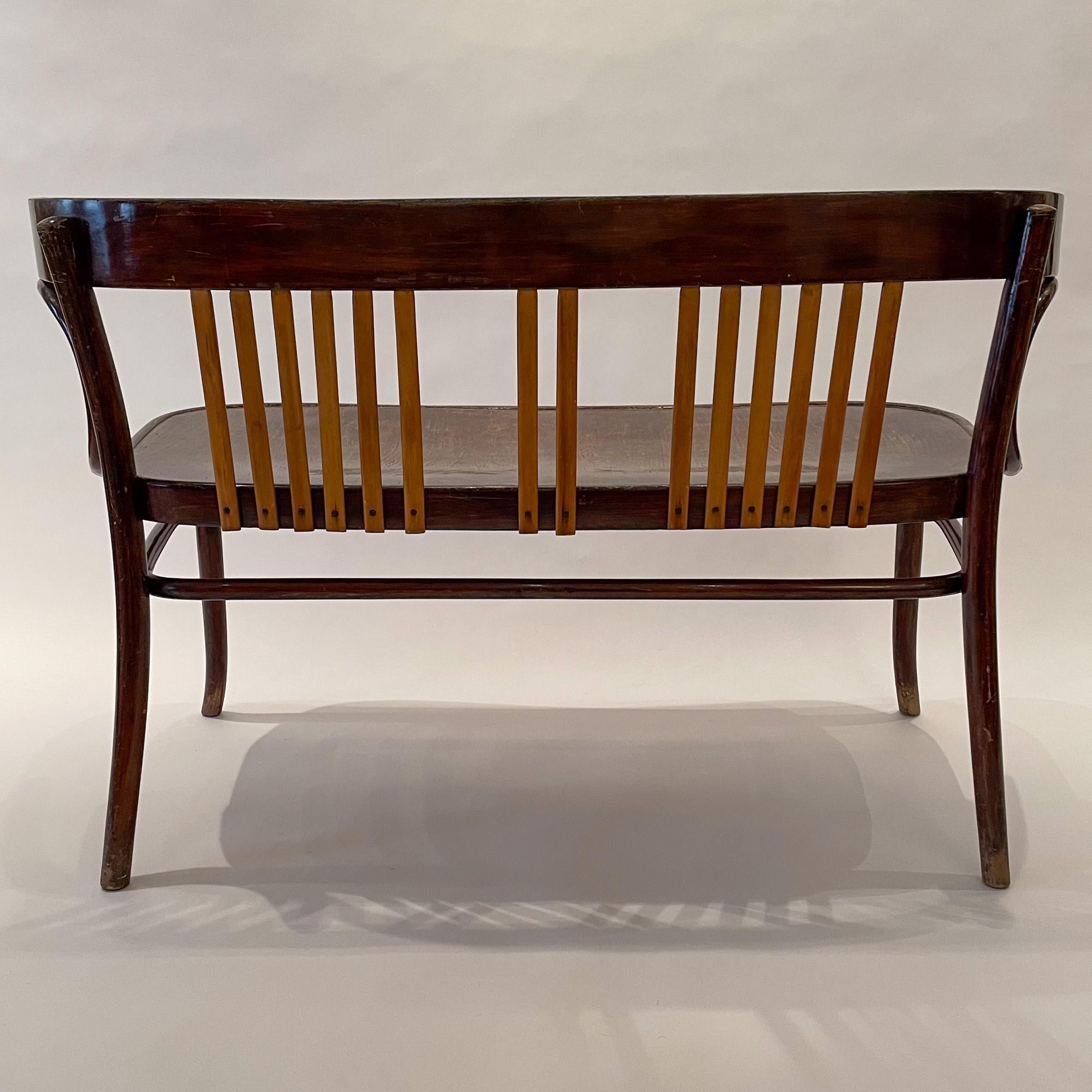 Thonet Settee  In Good Condition For Sale In New York, NY
