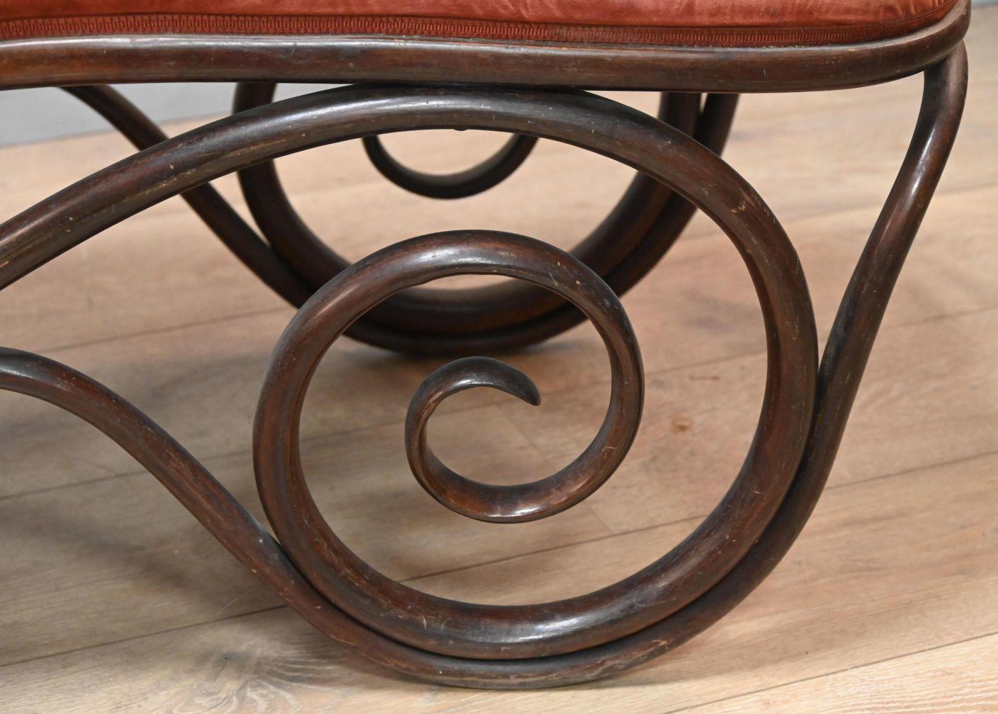 Austrian Thonet, stained and curved wooden daybed covered with velvet For Sale