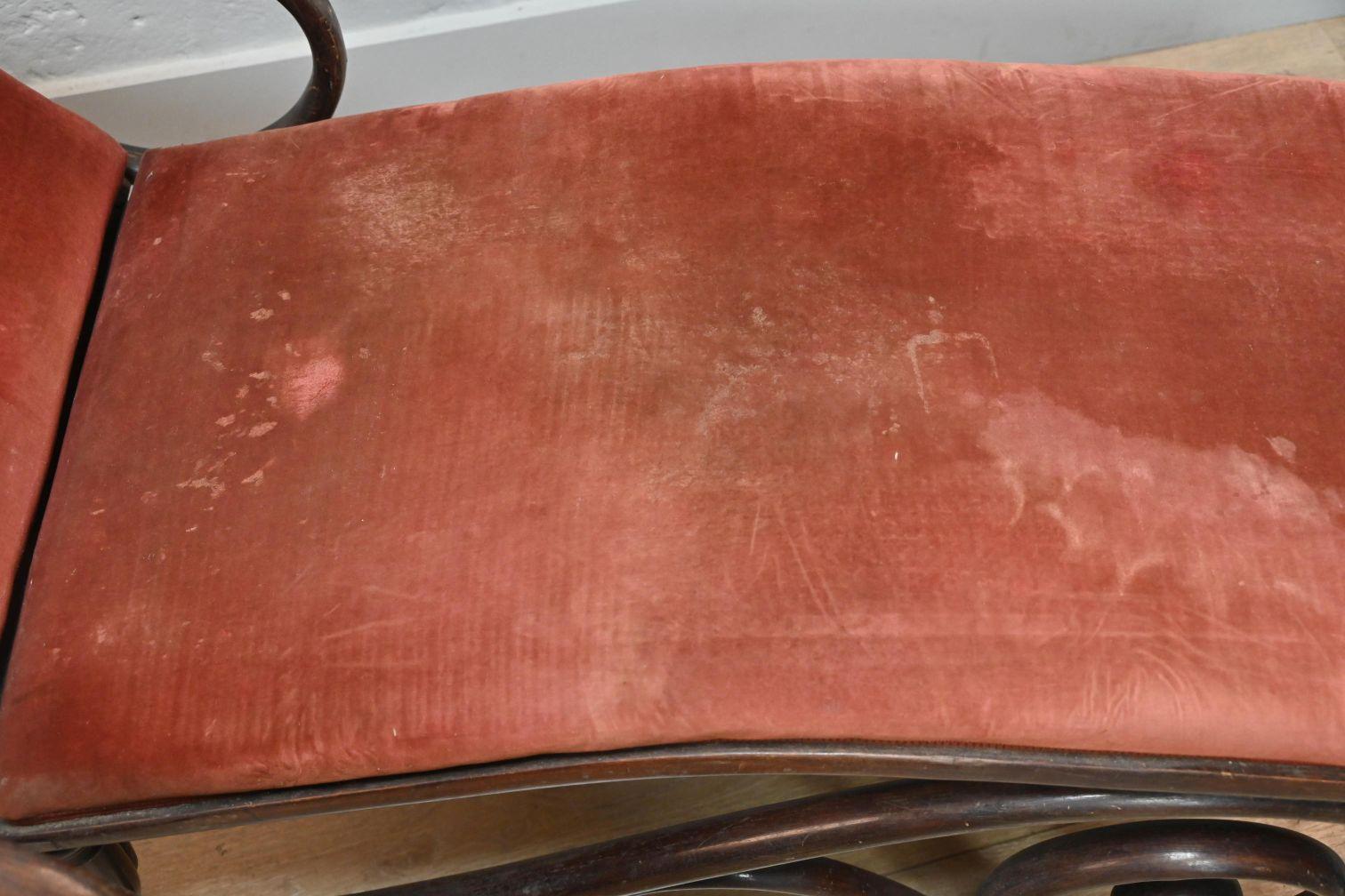 Painted Thonet, stained and curved wooden daybed covered with velvet For Sale