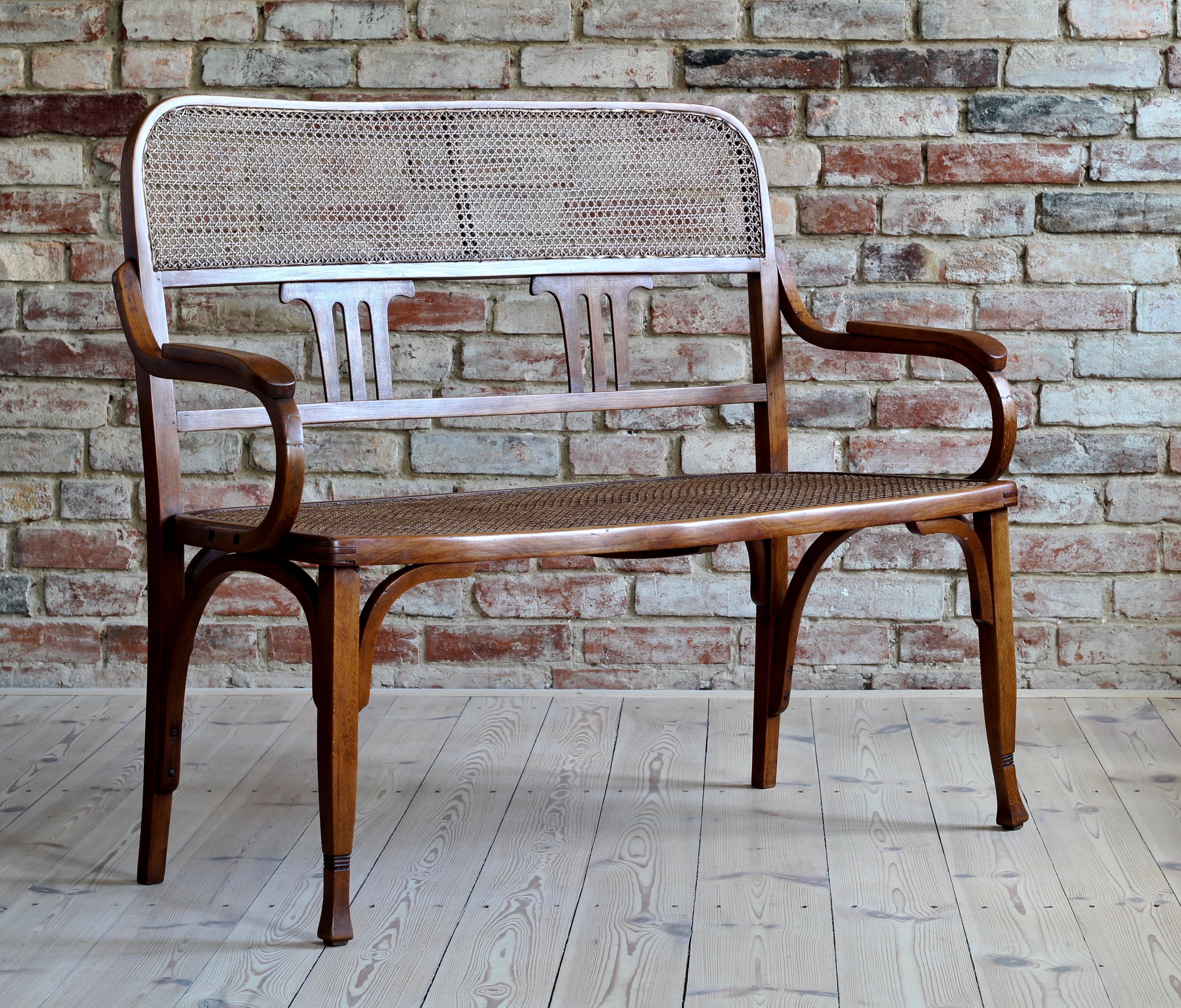 Vienna Secession Thonet Style Bentwood Bench Settee in Excellent Restored Condition