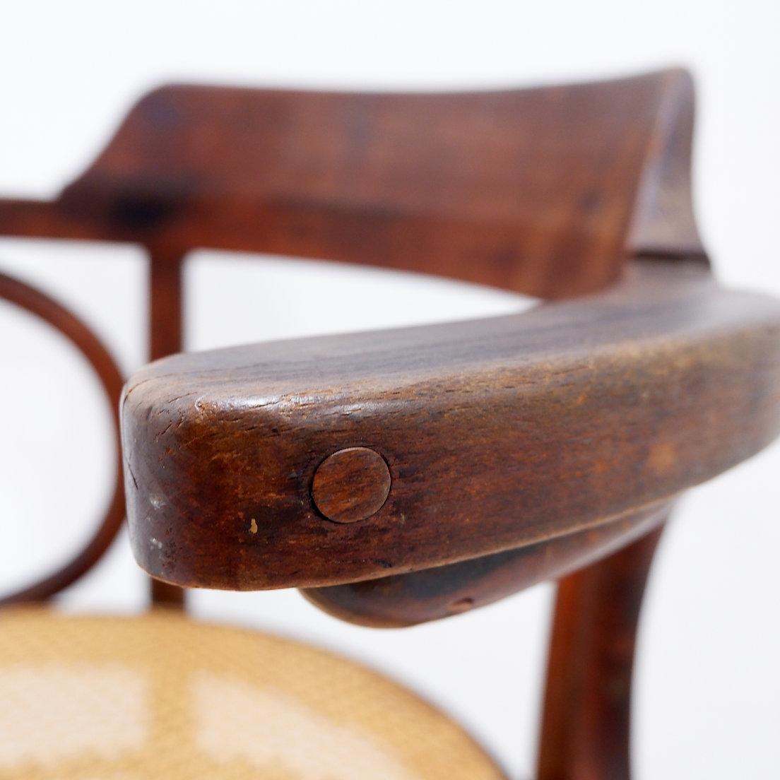 Bugholzstuhl oder Sessel im Thonet-Stil - 1950er Jahre im Angebot 8