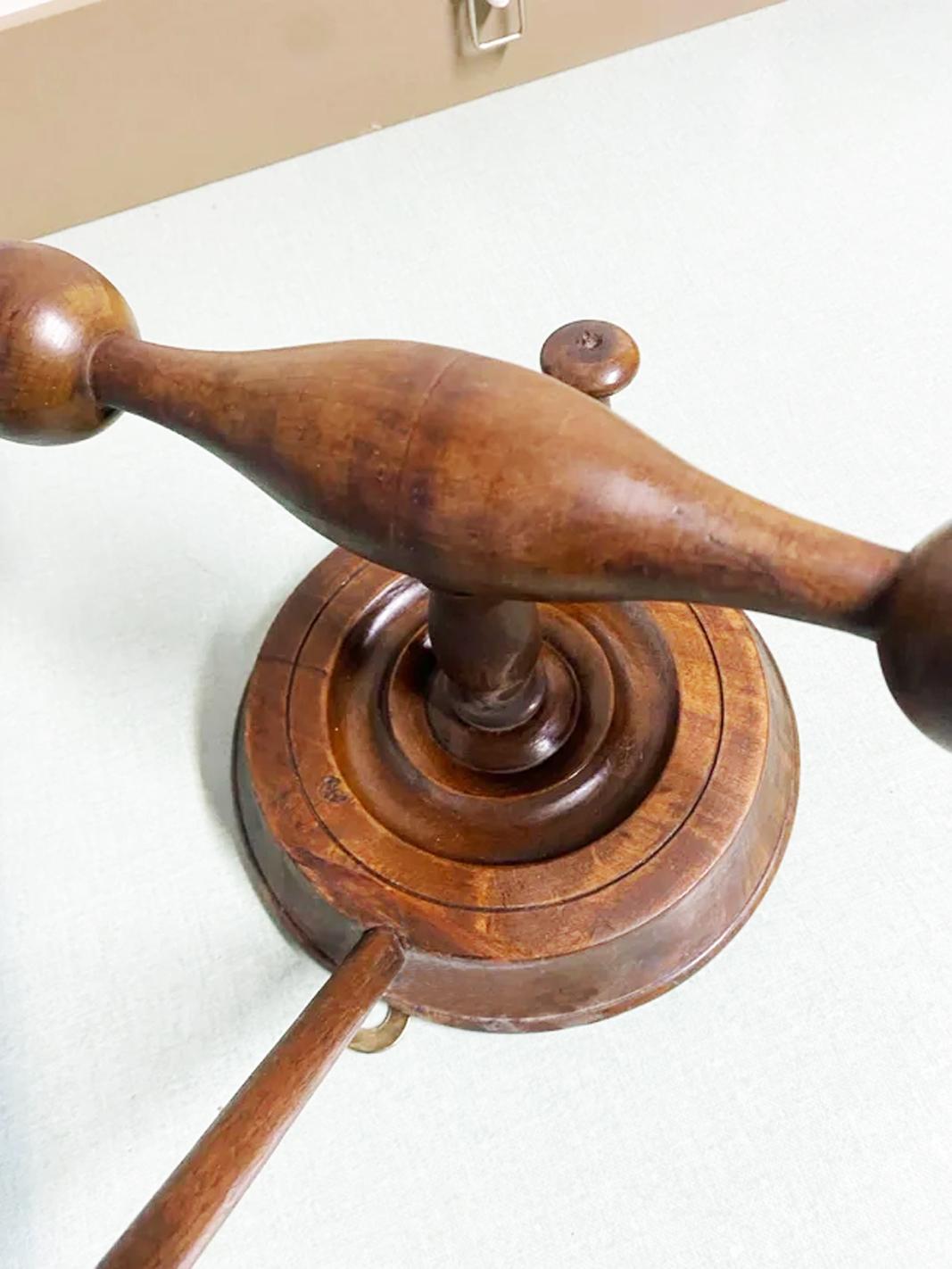 Legno curvato Bentwood in stile Thonet  Appendiabiti e Coates , Austria 20° secolo in vendita