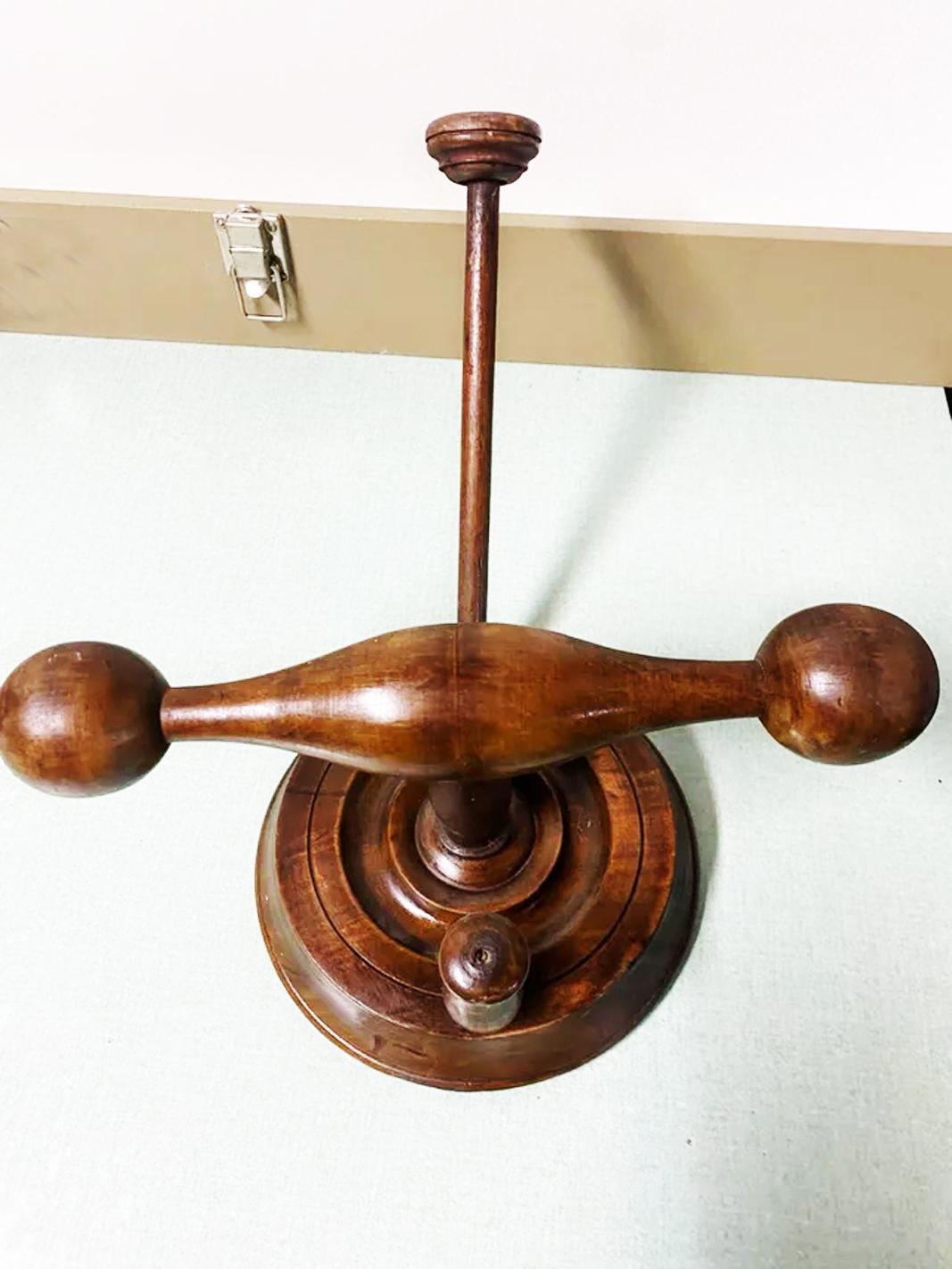 Bentwood in stile Thonet  Appendiabiti e Coates , Austria 20° secolo in vendita 2