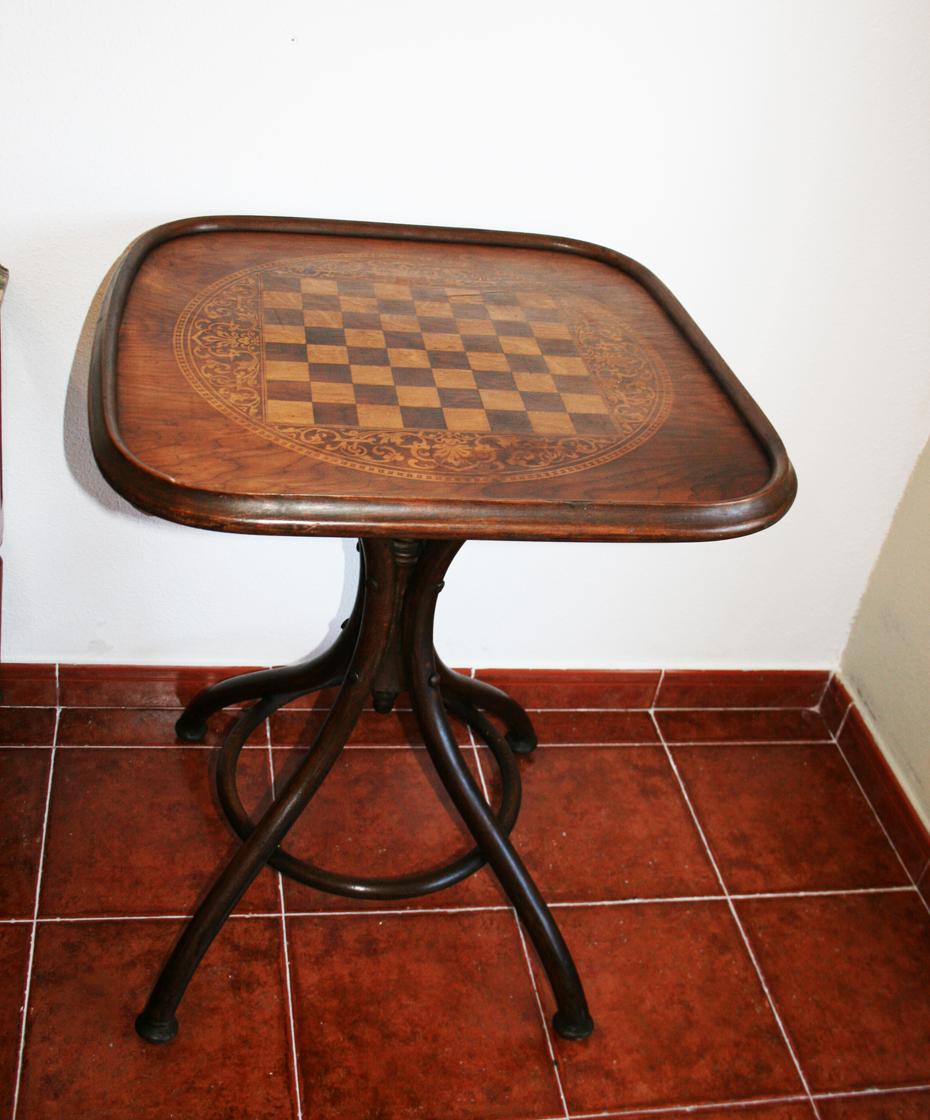 Thonet Style Bentwood Game Table, Late 19th Century or Early 20th Century 1