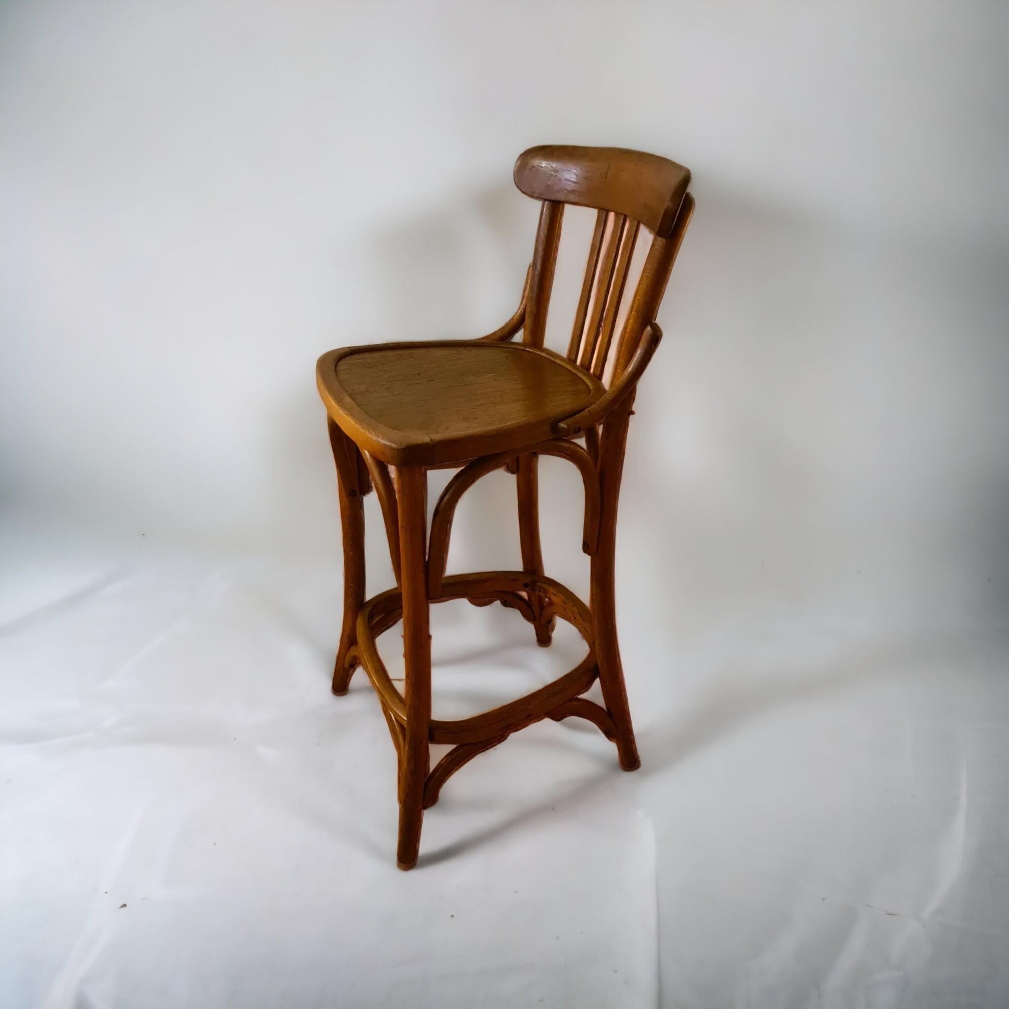 Vienna Secession Thonet Style High Stool in Curved Wood, 20th Century For Sale