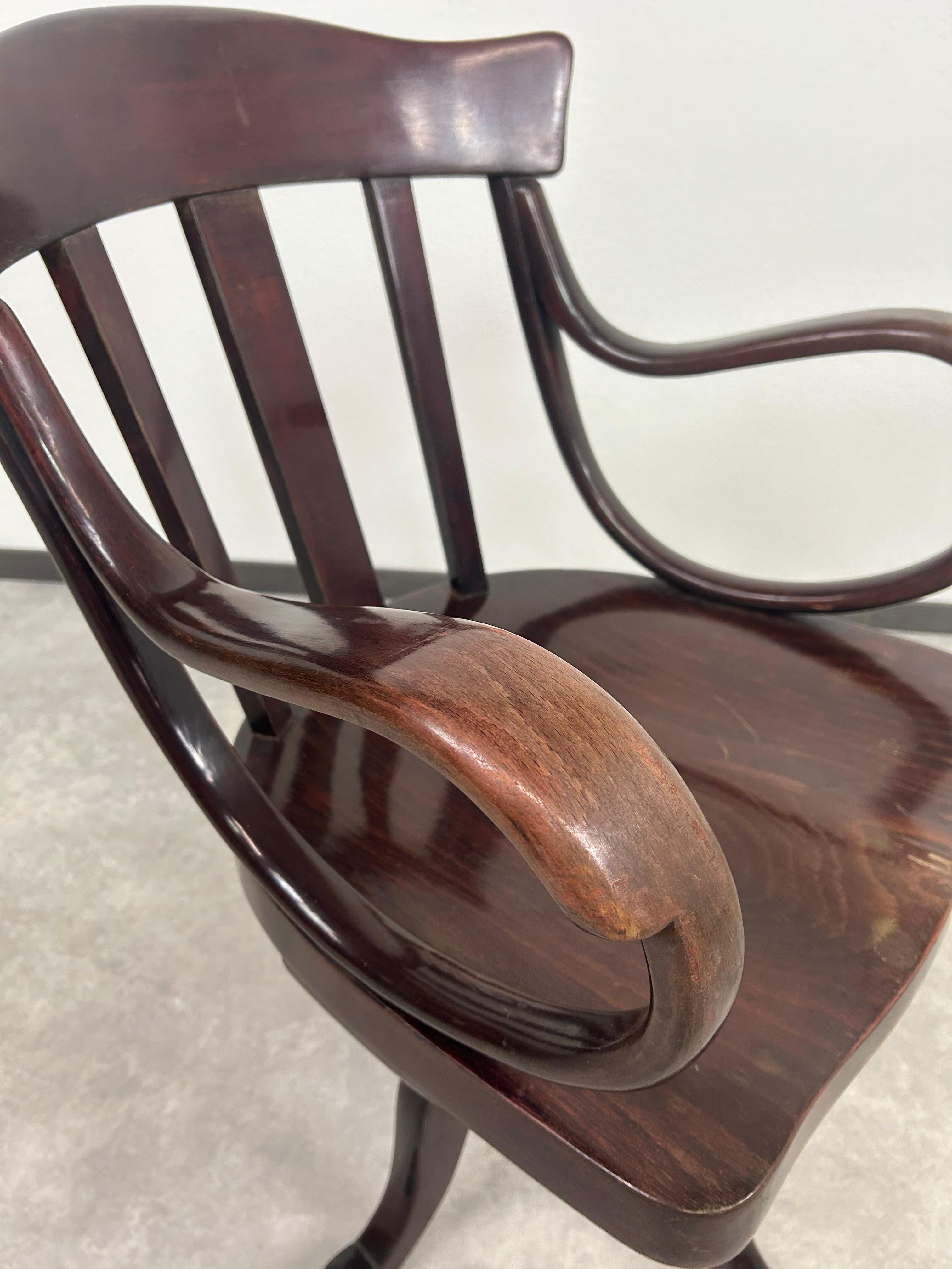 Hêtre Chaise pivotante Thonet n°5541 en vente