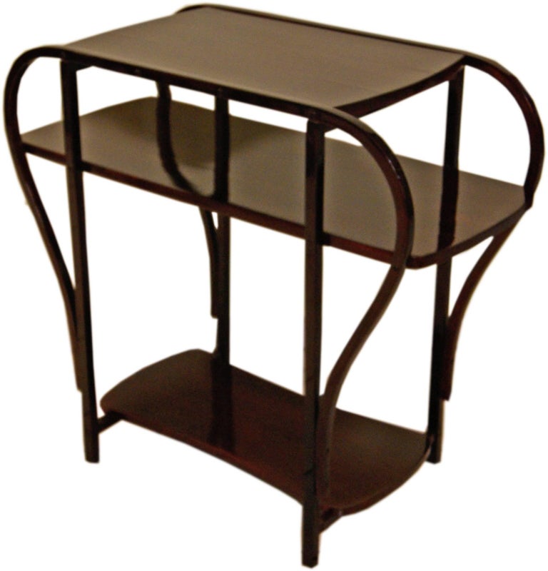 Art Nouveau Thonet tea table / model number 31 (9231)
Designed before 1905.
The first model was created by Gustav Siegel: Model 57 manufactured by order of Jacob & Josef Kohn manufactory (= presented in KOHN catalogue 1902). This model was