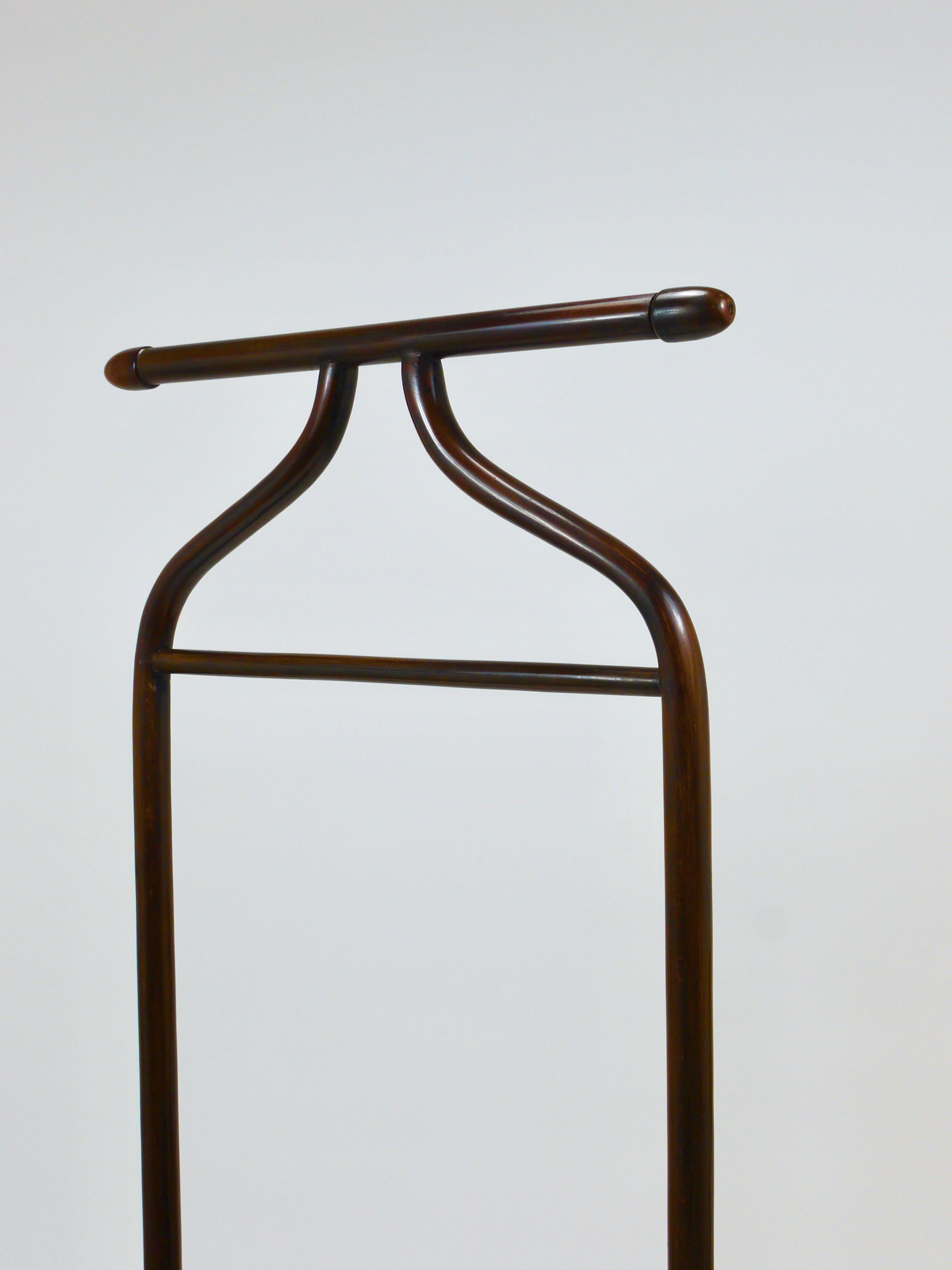 Thonet Vienna Art Deco Bentwood Clothing Valet / Dressing Stand, Austria, 1920s siglo XX en venta
