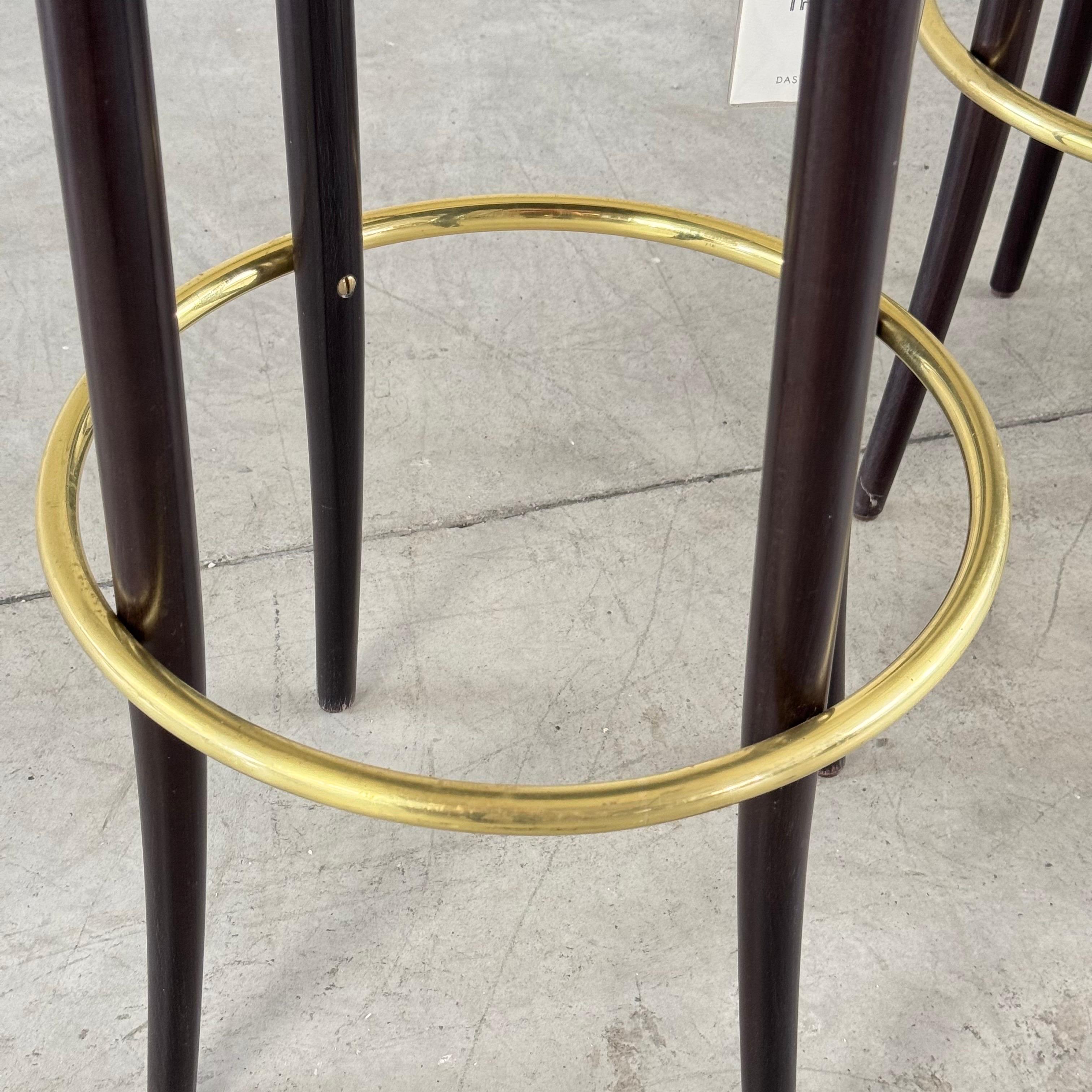 Thonet Vienna Art Deco Revival Tabourets de bar avec repose-pieds en laiton, lot de 3 en vente 1