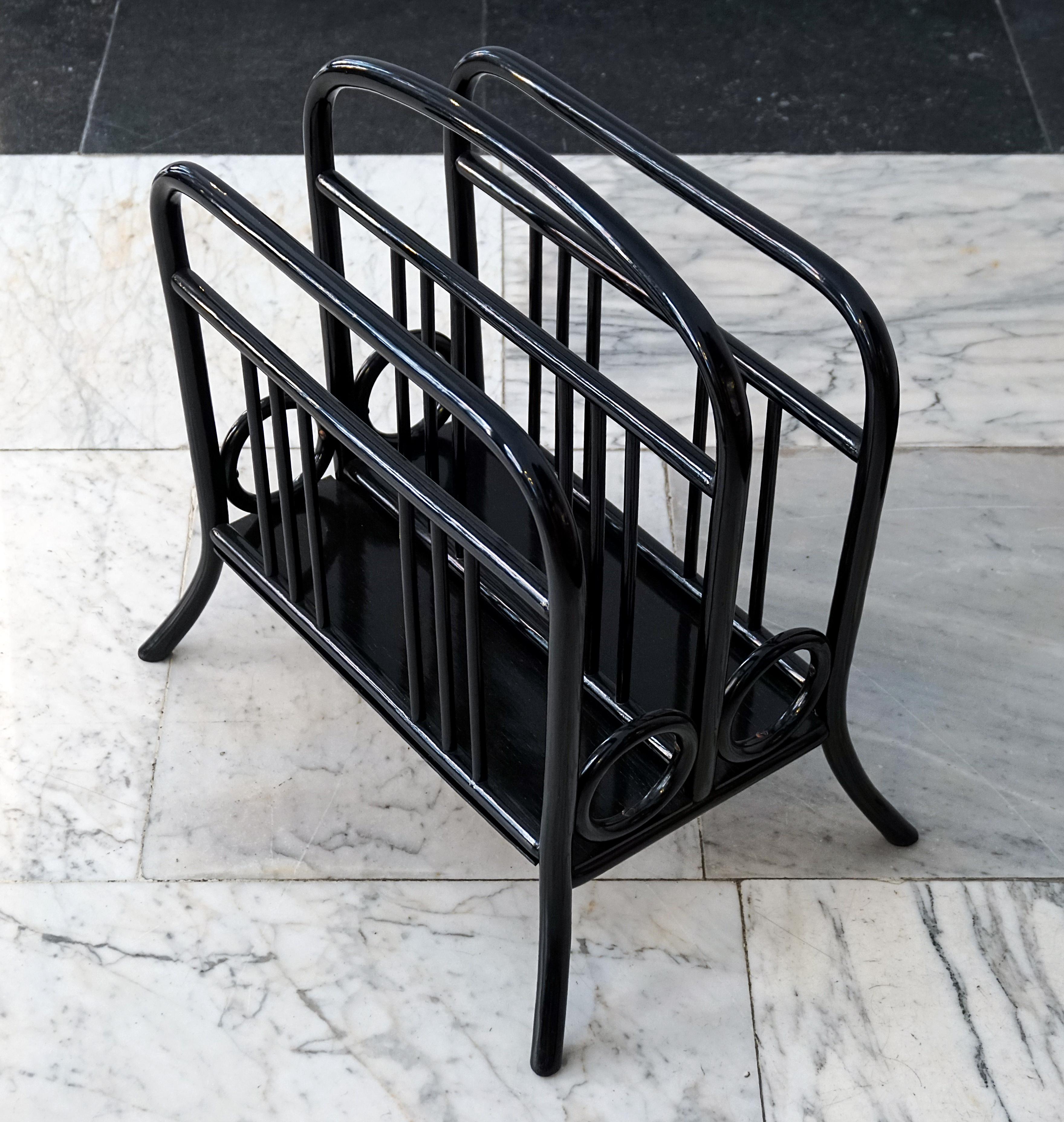 Early 20th Century Thonet Vienna Art Nouveau Music, Newspaper or Magazine Rack, Model 33, Black For Sale