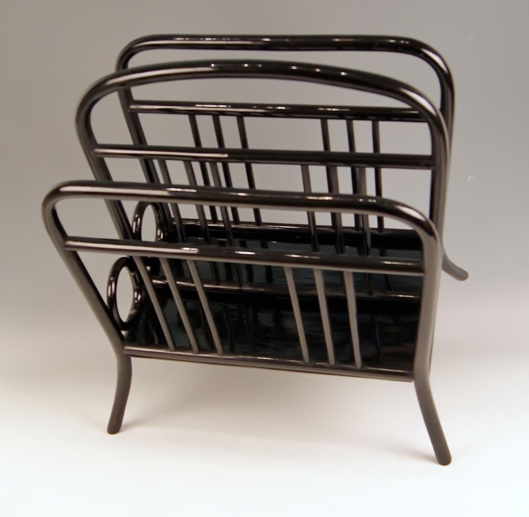 Blackened Thonet Vienna Art Nouveau Newspaper Magazine Rack Black Model 33 circa 1904-1906