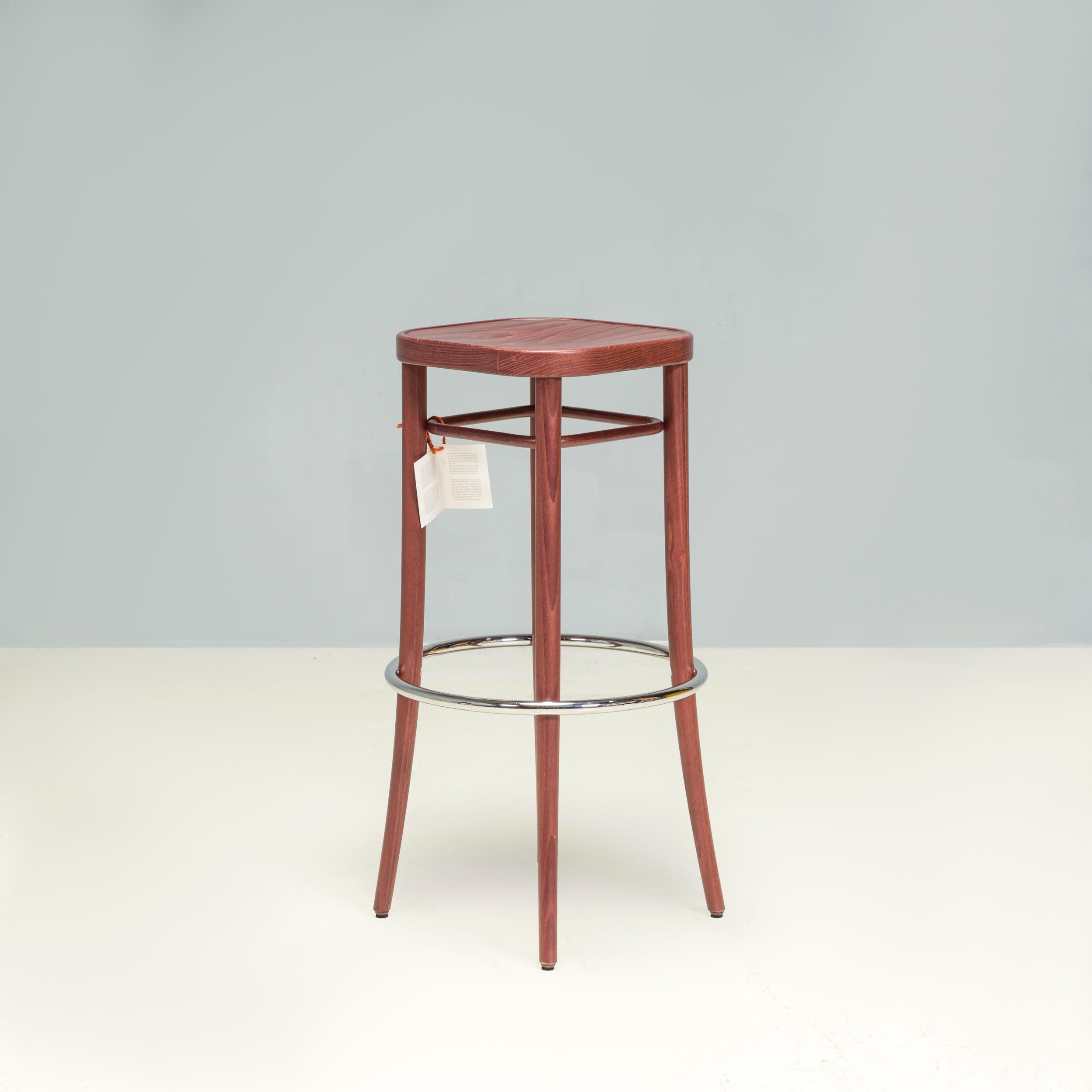 Thonet Vienna Walnut 144 Barhocker Stools, Set of 6 In Excellent Condition For Sale In London, GB