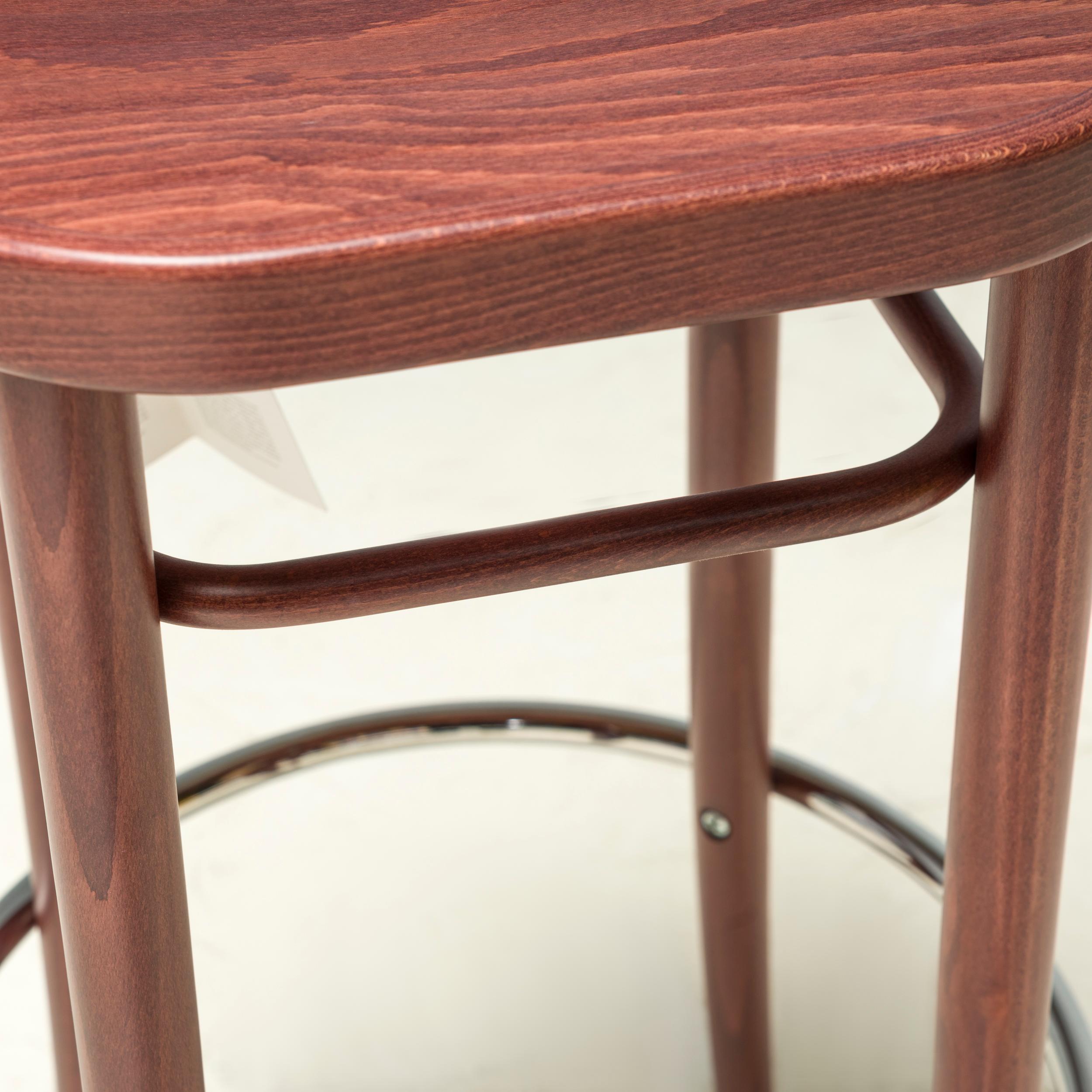 Thonet Vienna Walnut 144 Barhocker Stools, Set of 6 In Excellent Condition For Sale In London, GB
