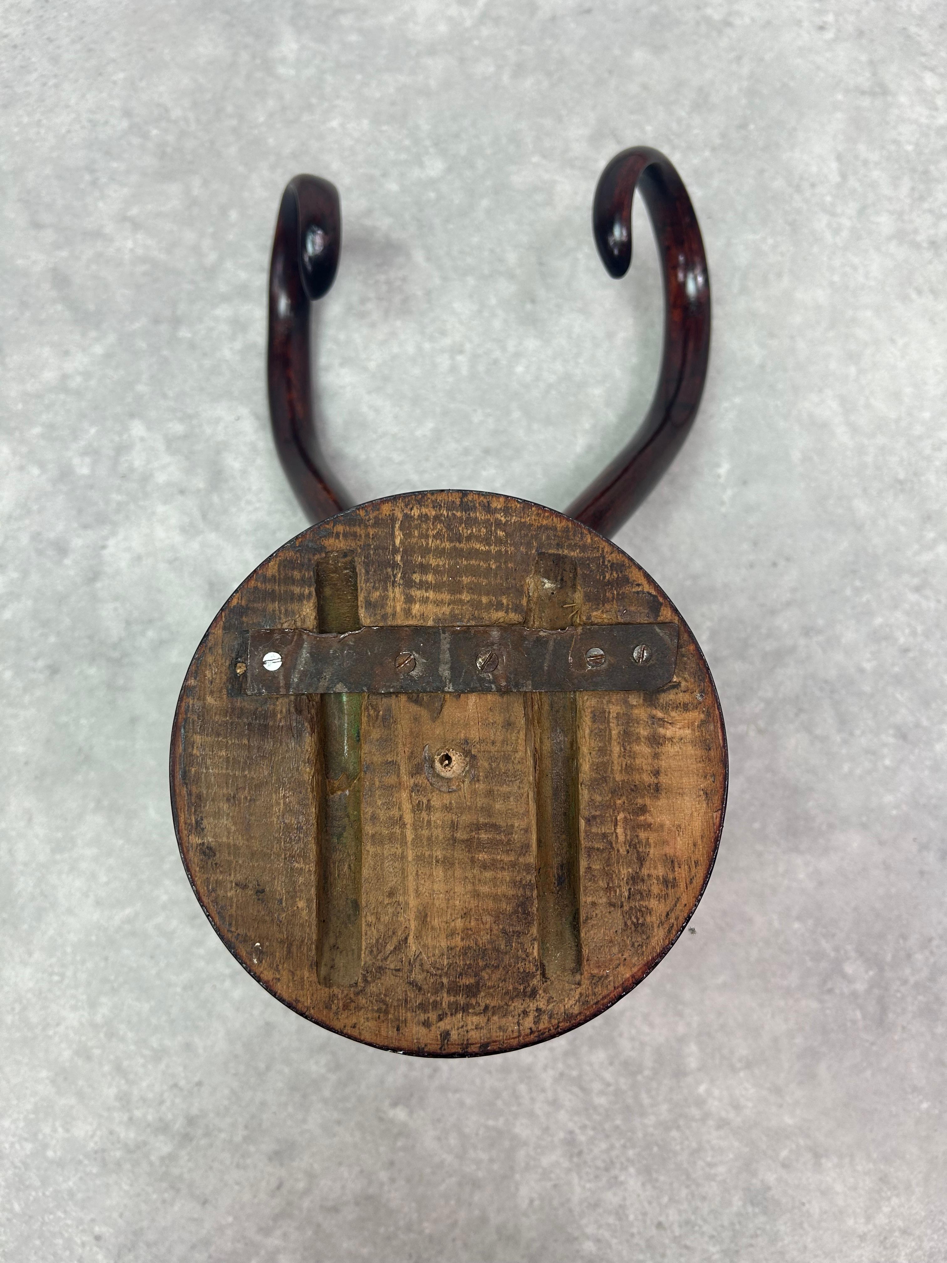 Early 20th Century Thonet wall rack no.2 For Sale