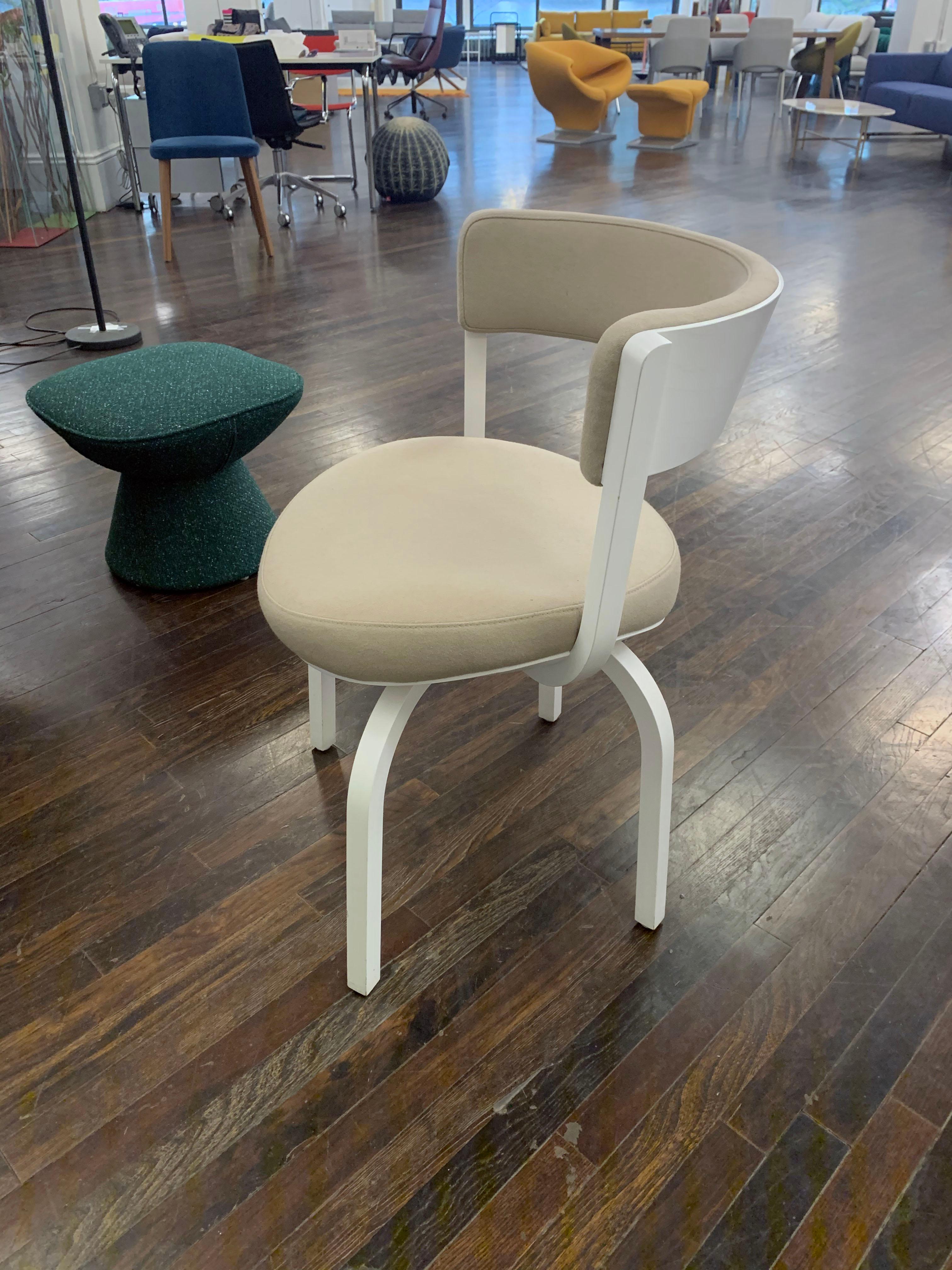 Thonet Wooden 405 PF Chair In Good Condition In New York, NY