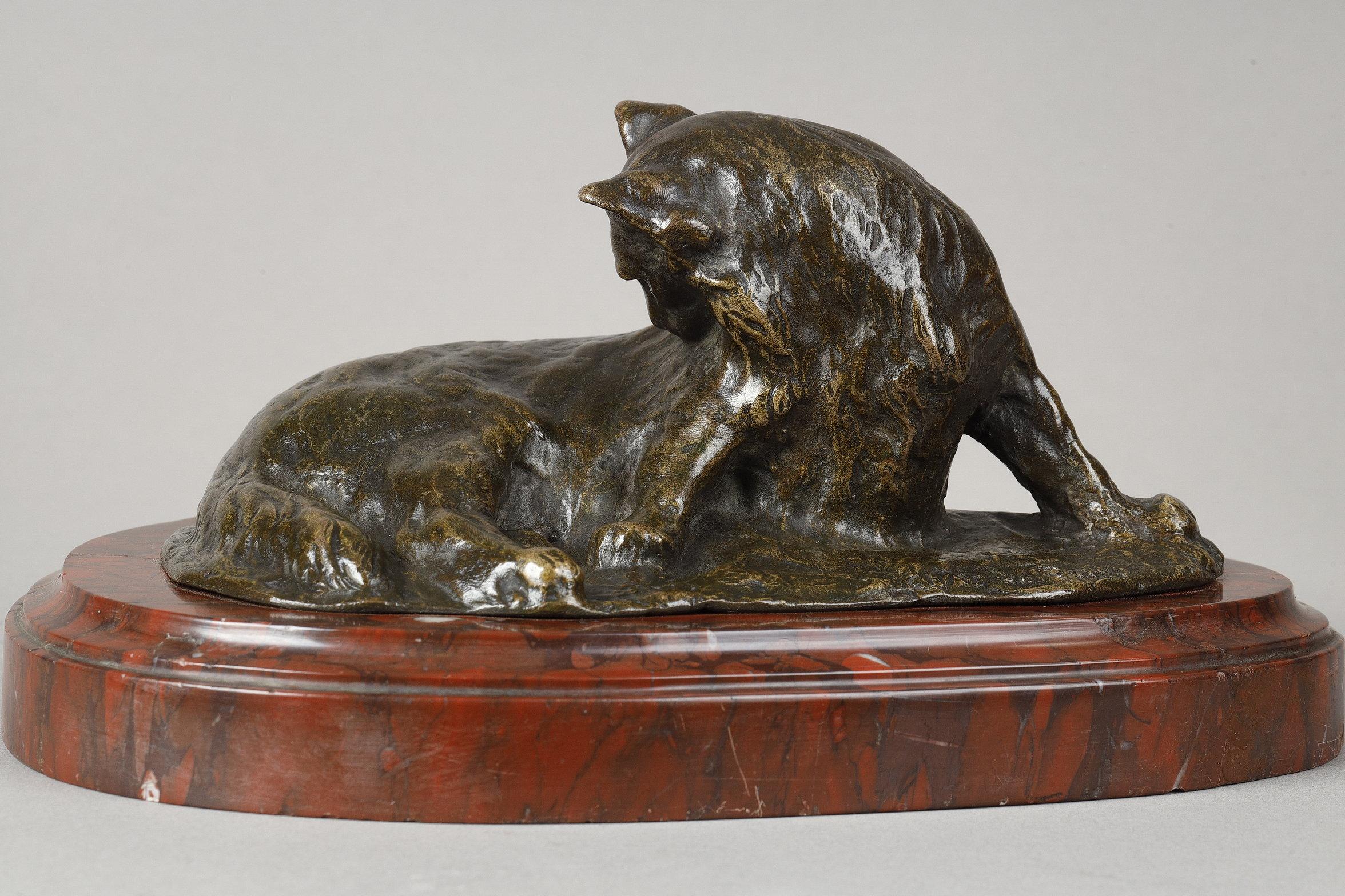 Persian Cat (Gold), Figurative Sculpture, von Théophile-Alexandre Steinlen