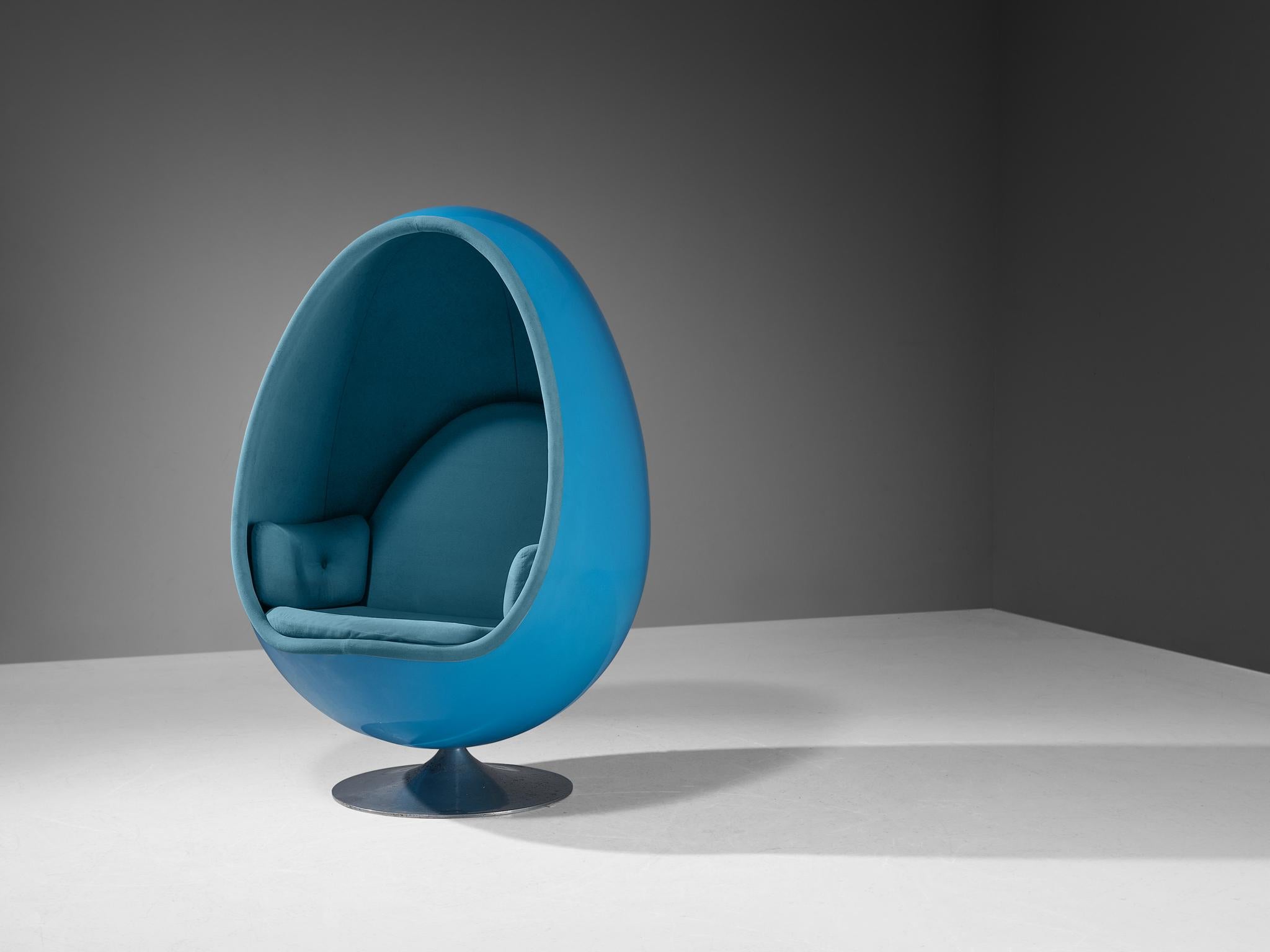 Henrik Thor-Larsen for Torlan Staffanstorp, 'Ovalia' Egg Chair, fiberglass, aluminum, fabric, Sweden, 1968-1978

In 1968, this postmodern 'Ovalia' Egg Chair was first presented at the Scandinavian Furniture Fair in Stockholm. The chair perceived