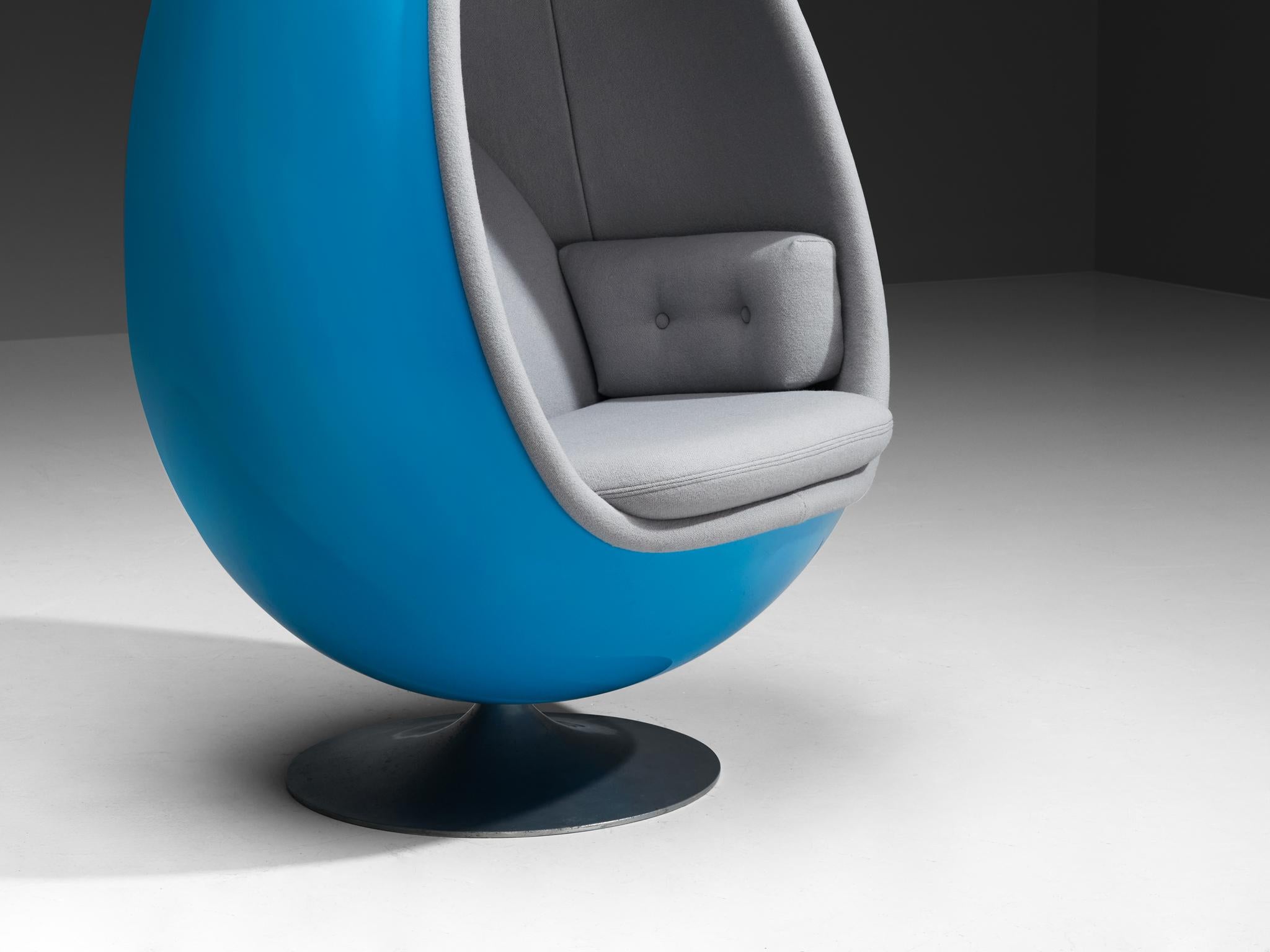 Post-Modern Thor Larsen for Torlan Staffanstorp 'Ovalia' Egg Chair in Blue Fiberglass