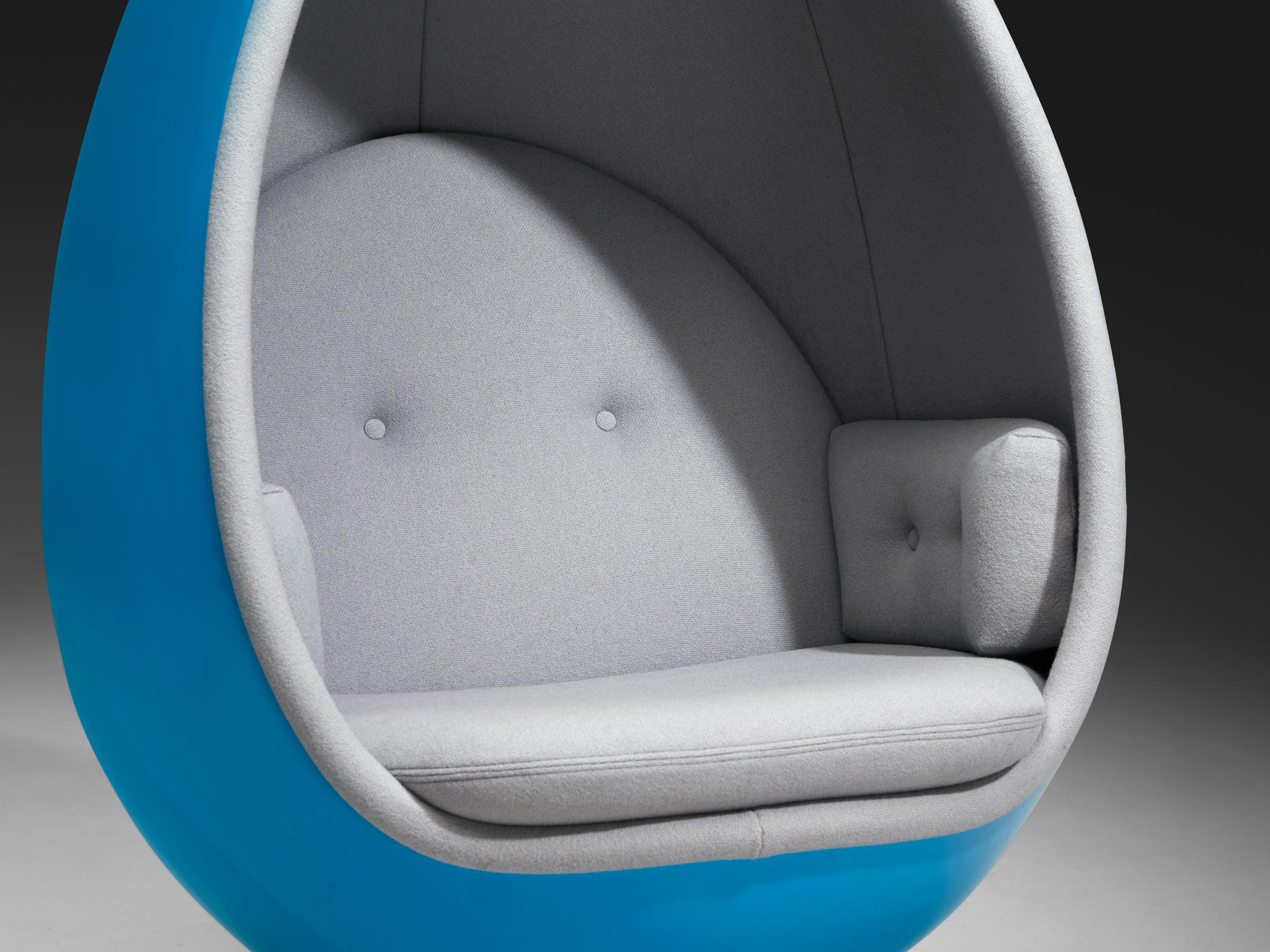 Thor Larsen for Torlan Staffanstorp 'Ovalia' Egg Chair in Blue Fiberglass In Good Condition In Waalwijk, NL