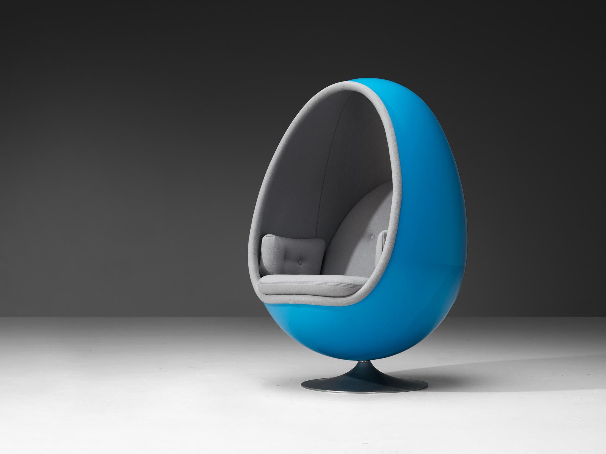 Mid-20th Century Thor Larsen for Torlan Staffanstorp 'Ovalia' Egg Chair in Blue Fiberglass