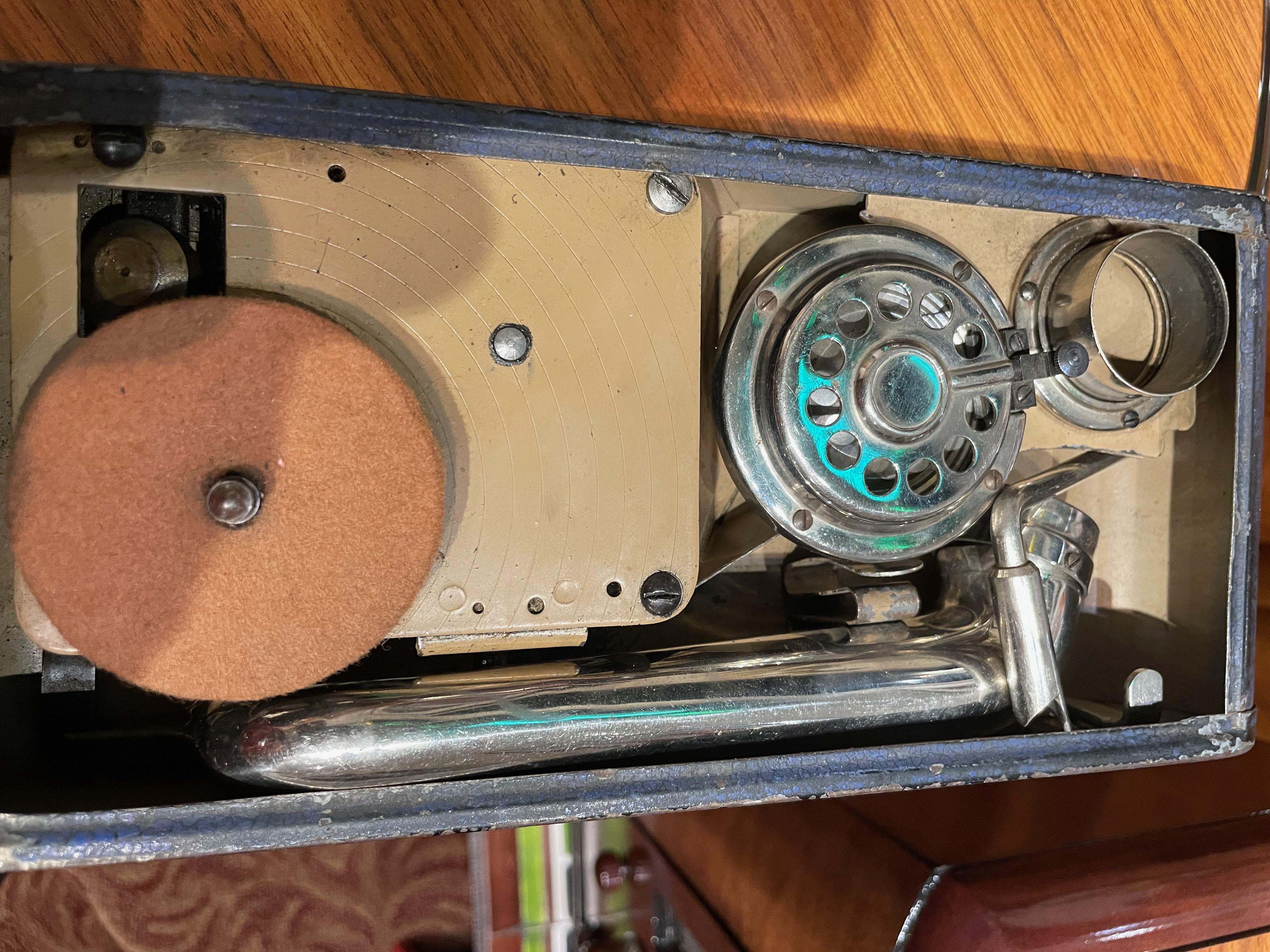 Thorens „“Excelda“ Kamera- Telefon- Phonograph-Spieler ca. 1930er Jahre Sehr selten (Art déco) im Angebot