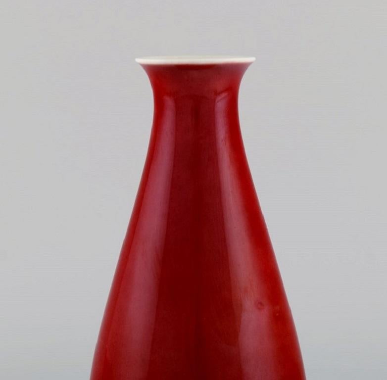 Danish Thorkild Olsen for Royal Copenhagen, Vase in Red and White Porcelain, 1920s For Sale