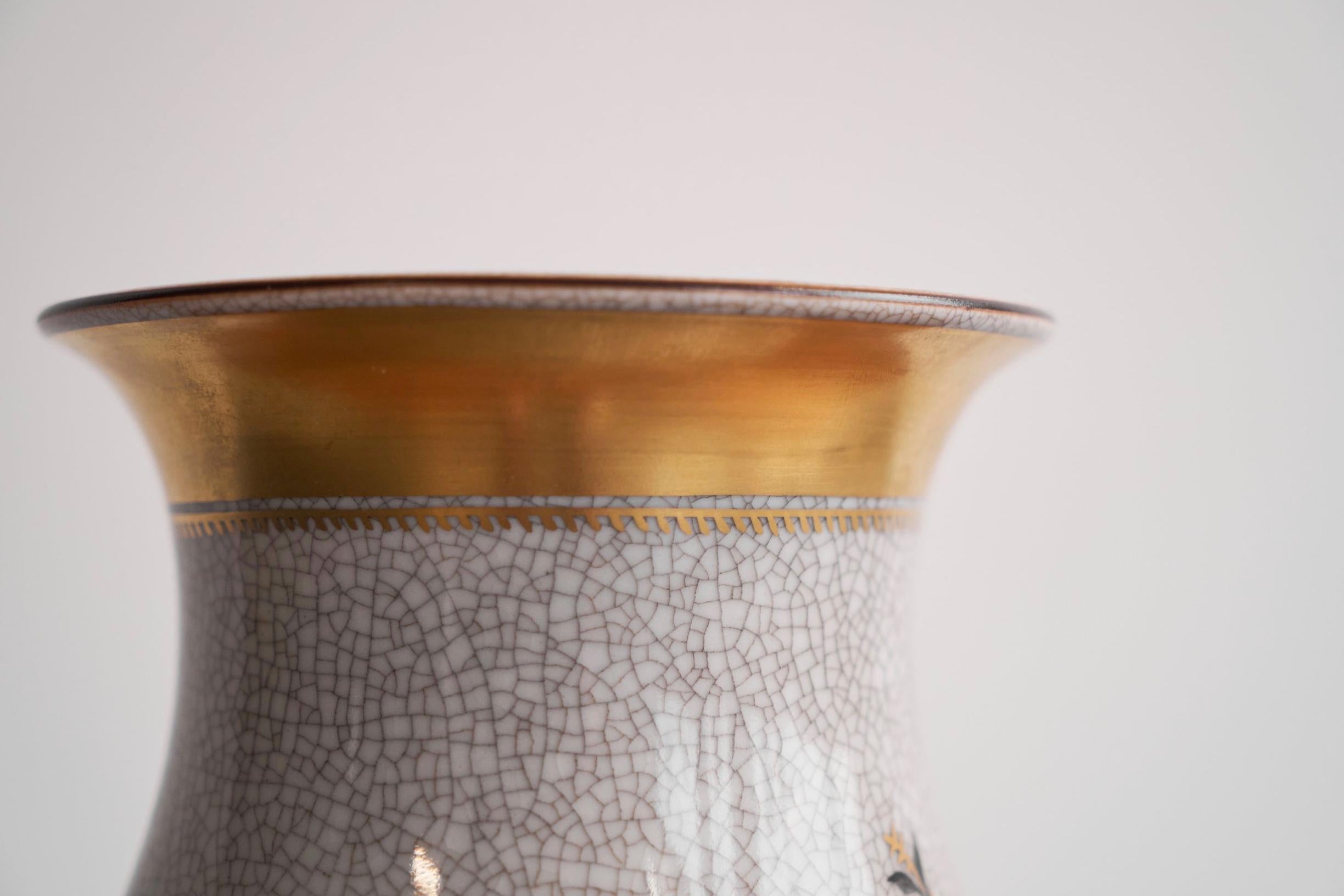 Thorkild Olsen 'Skaldyr' Vase in Craquelé und Gold für Royal Copenhagen 1930er Jahre (20. Jahrhundert) im Angebot
