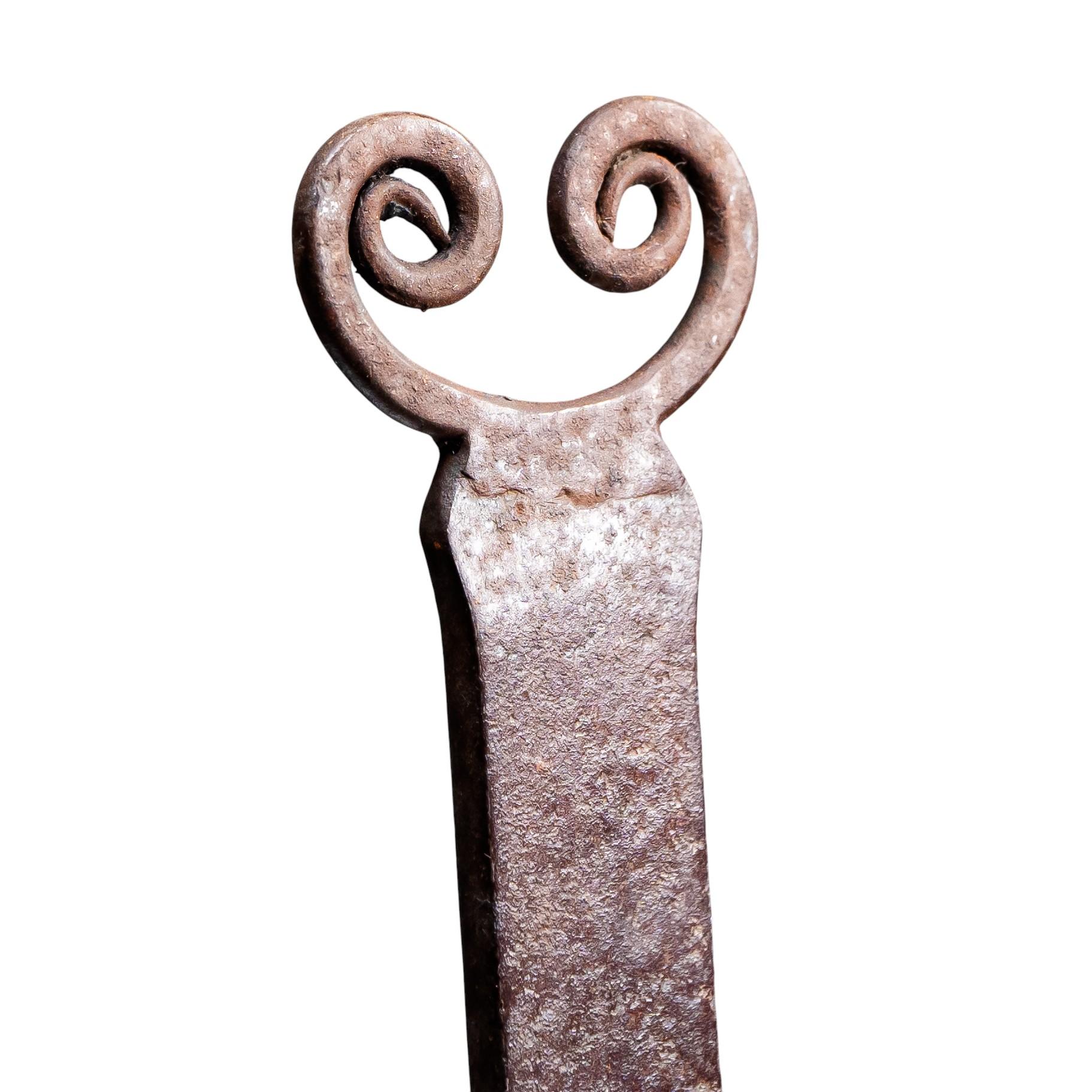 XX secolo Thorton e Downer, attri. Un attizzatoio in acciaio lucido di Arts and Crafts, lavorato a mano. in vendita