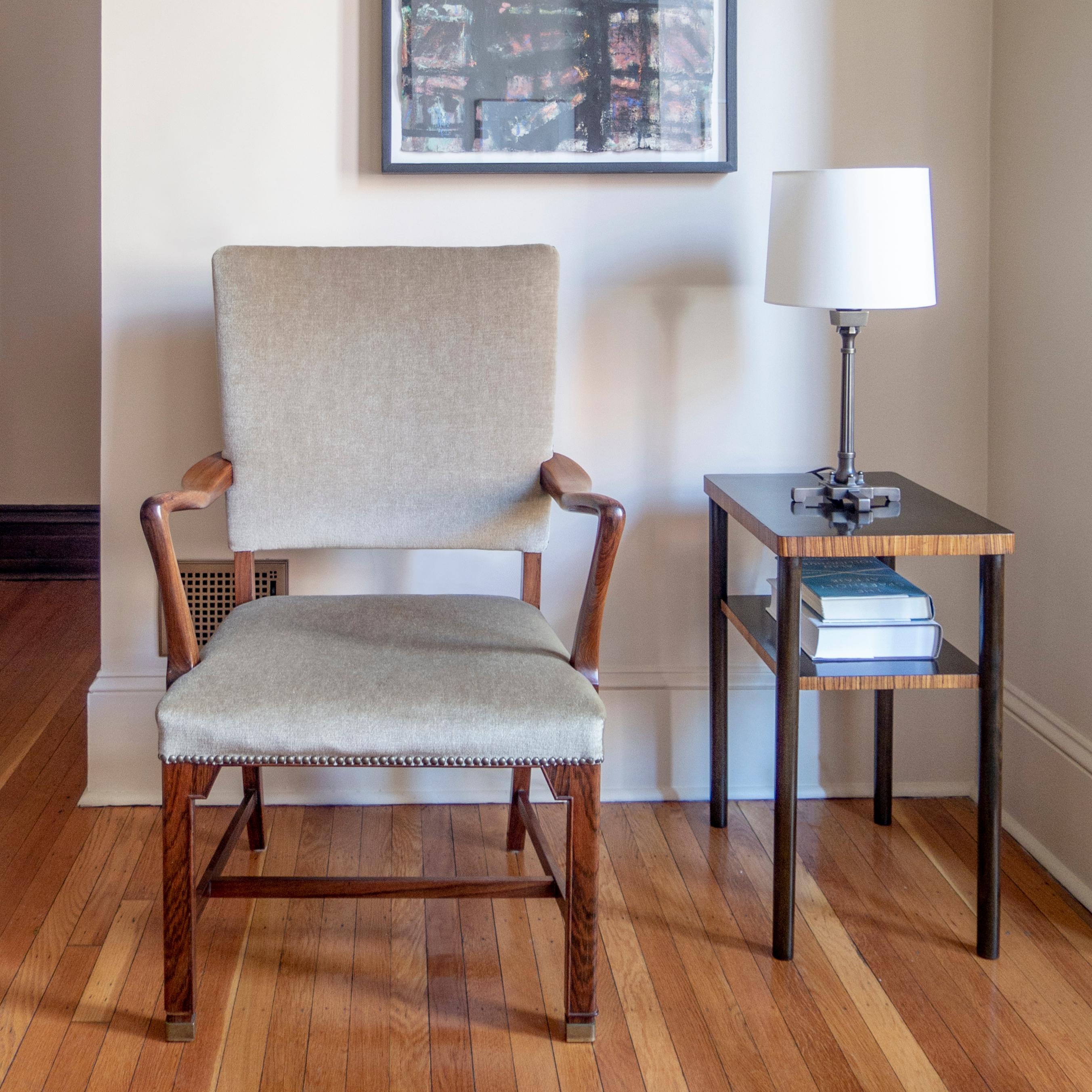 Thorvald Bindesbøll, Small Danish Patinated Brass Jugend Table Lamp In Good Condition In Philadelphia, PA