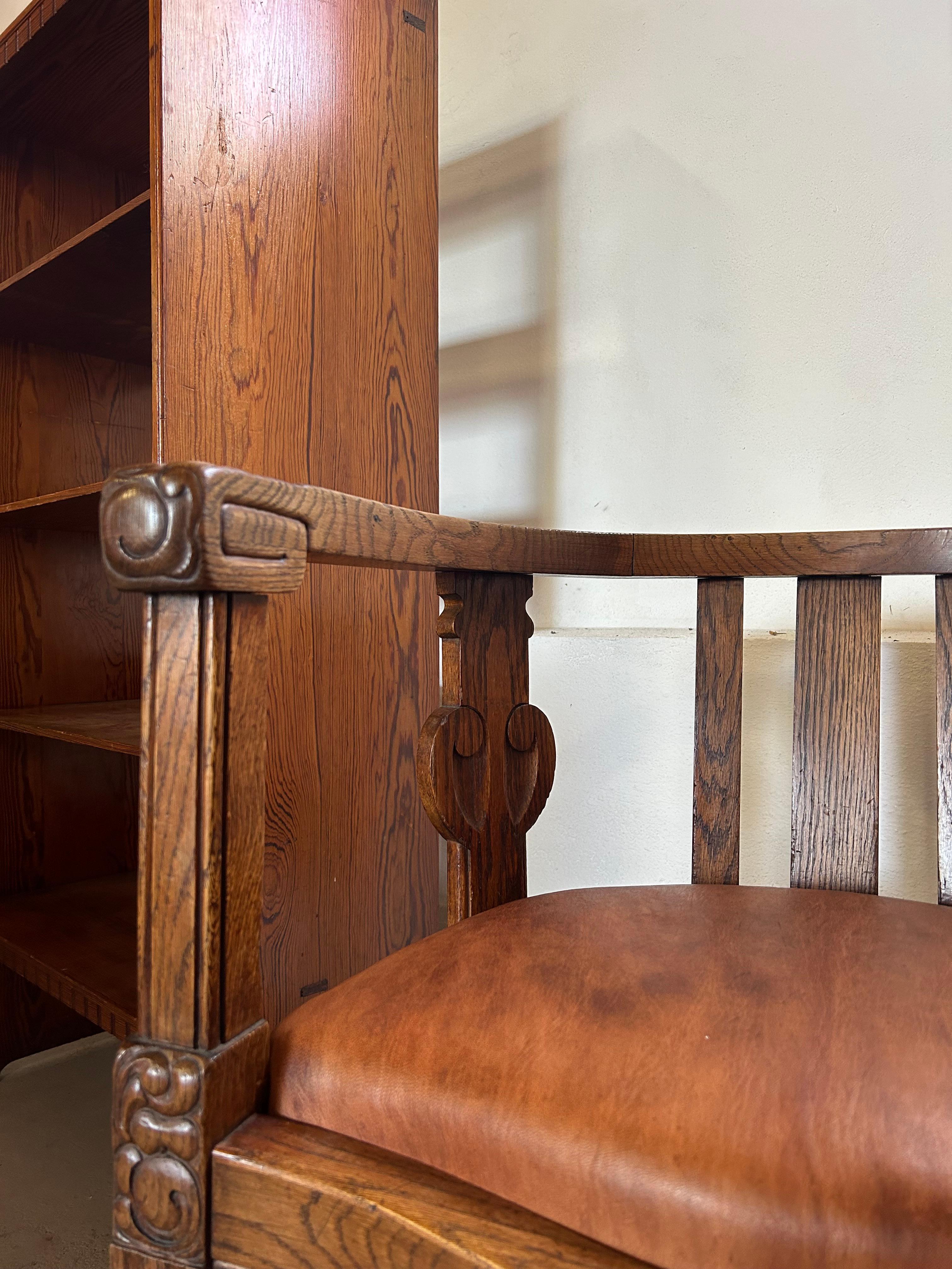 Arts and Crafts Poltrona Thorvald Bindesbøll in legno massiccio di Oak, Danimarca, 1900 in vendita