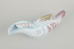 Thorvald Olsen per Aluminia. Ciotola decorativa a forma di uccellino. Metà del XX secolo.