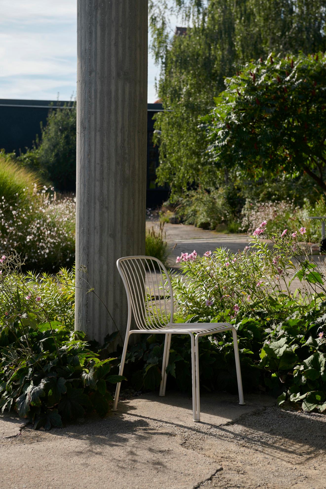 Thorvald SC94 Outdoor Side Chair, Ivory, by Space Copenhagen for &Tradition For Sale 1