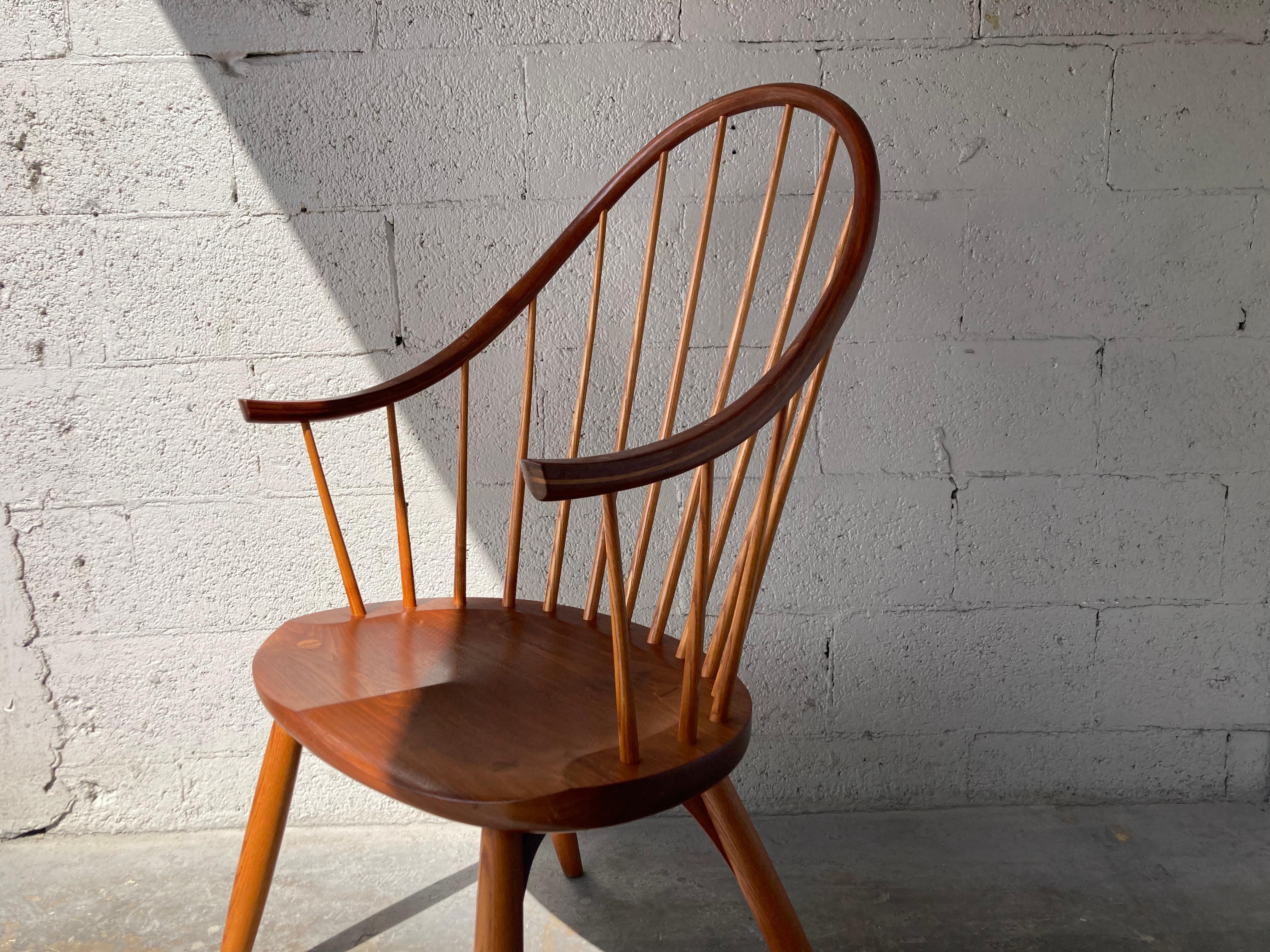 Thos. Moser Continuous Arm Chairs, Walnut & Oak, 1997 In Good Condition In Miami, FL