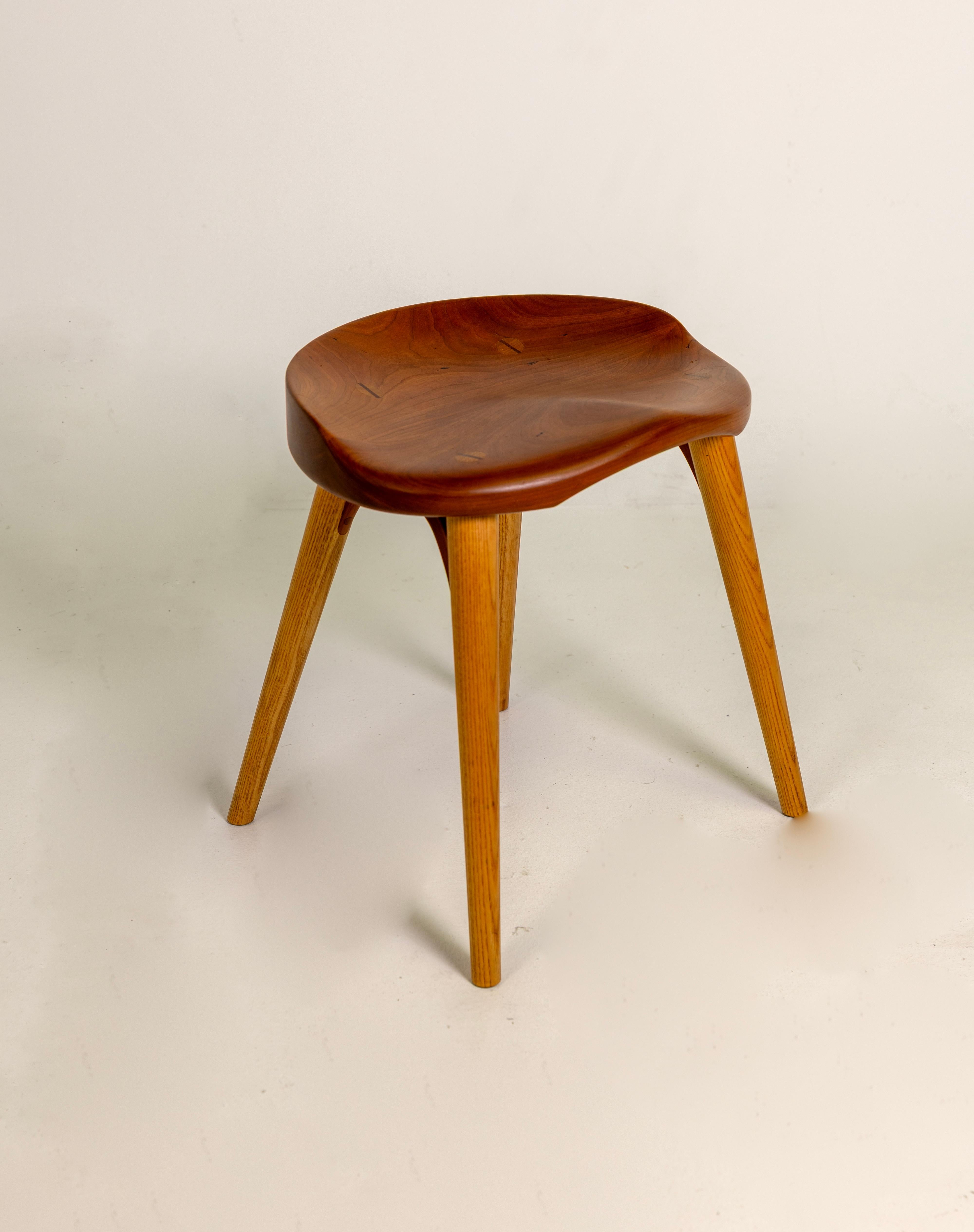 Thos. Moser Stool, 2006, Cherry, Thomas Moser im Zustand „Gut“ im Angebot in Miami, FL